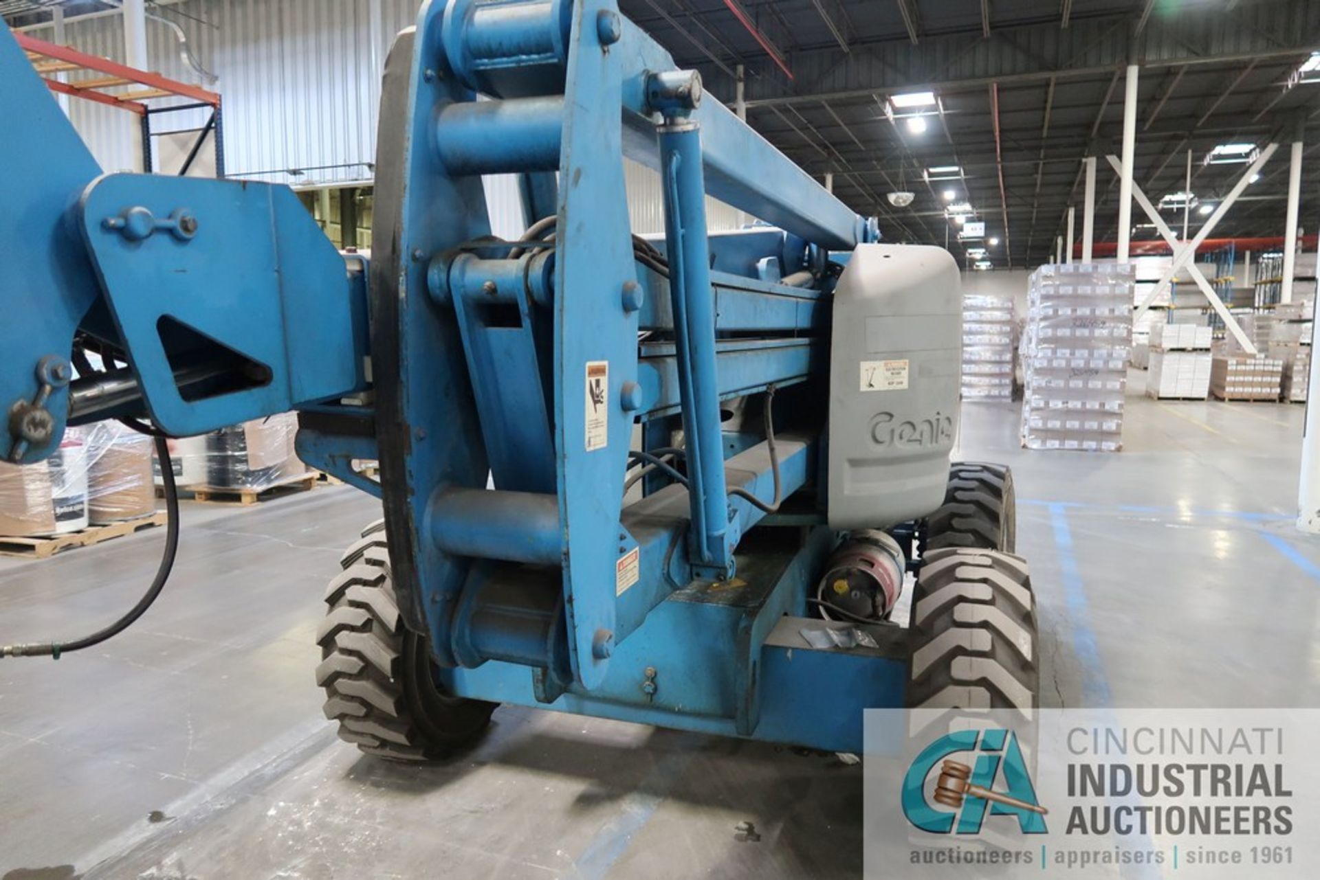 GENIE MODEL Z45/25J LPG PNEUMATIC ROUGH TERRAIN TIRE BOOM TYPE MAN LIFT; BOOM NO. B13356 - Image 11 of 14