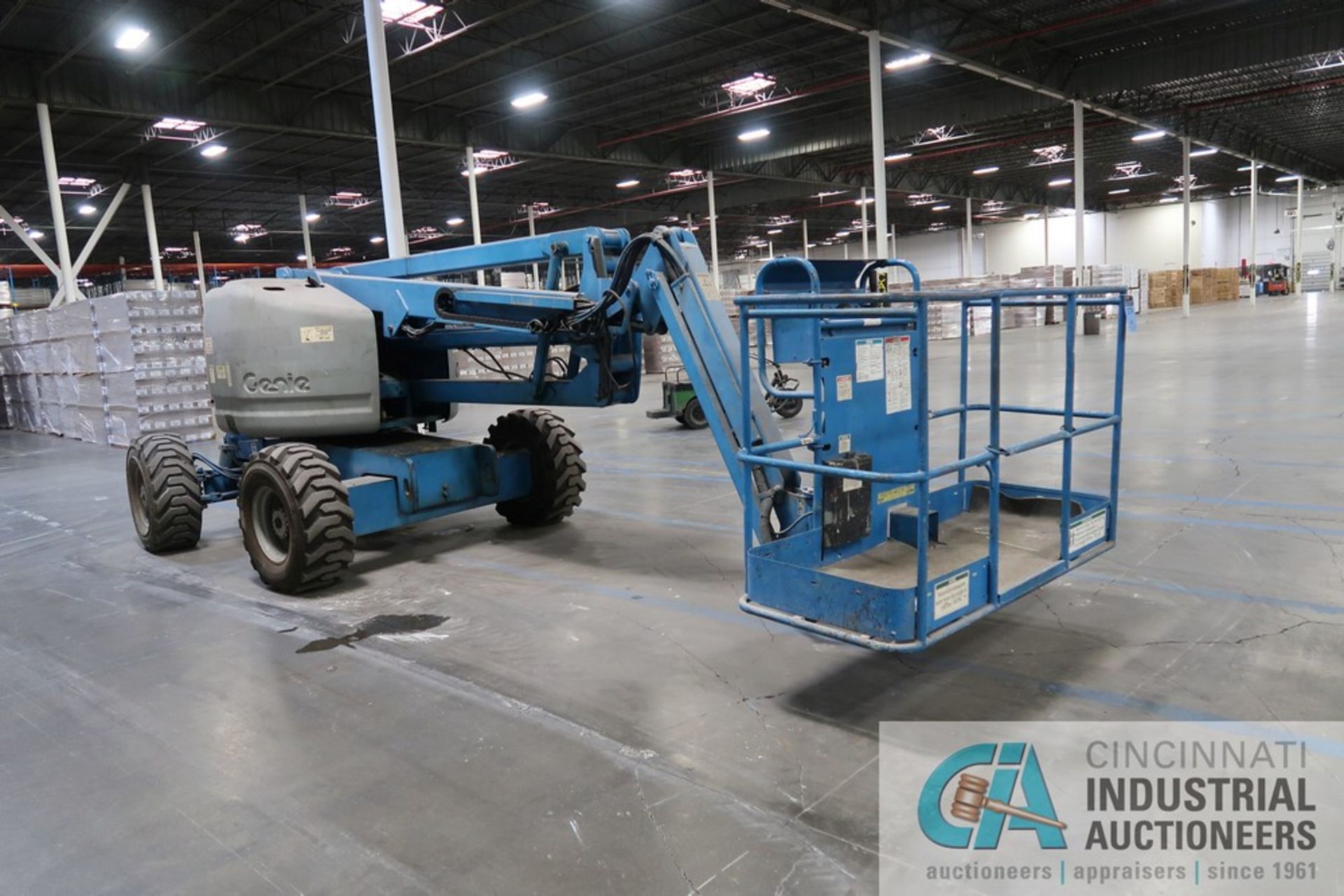 GENIE MODEL Z45/25J LPG PNEUMATIC ROUGH TERRAIN TIRE BOOM TYPE MAN LIFT; BOOM NO. B13356 - Image 2 of 14