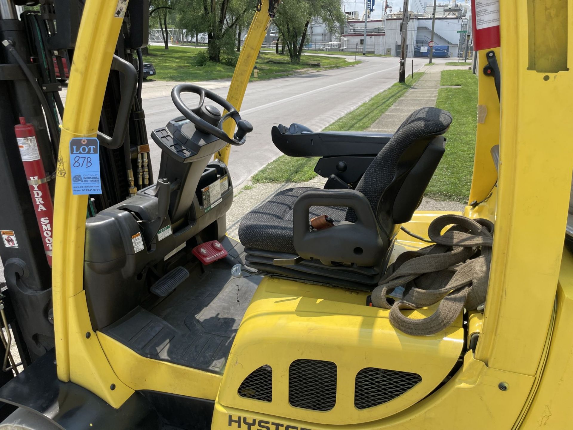 ****2015 - 12,000 LB. HYSTER MODEL S120FTS LP GAS CUSHION TIRE LIFT TRUCK; S/N H004V03838N - Image 11 of 15