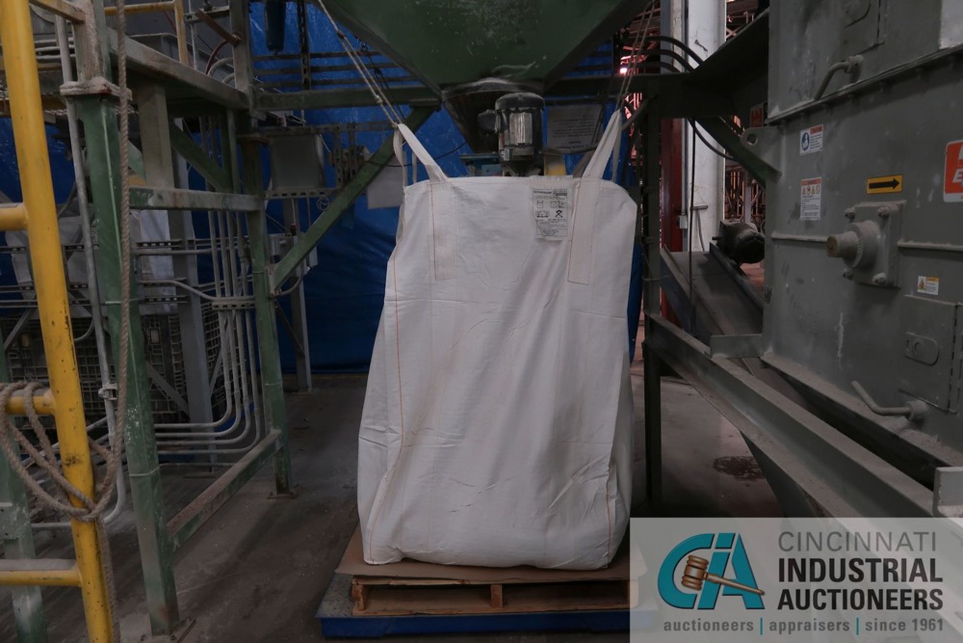 **84" WIDE TROMMEL BOTTOM DISCHARGE LAMP PHOSPHOR POWER RECYCLER WITH INCLINE LOAD CONVEYOR, NO. 1 - Image 4 of 10