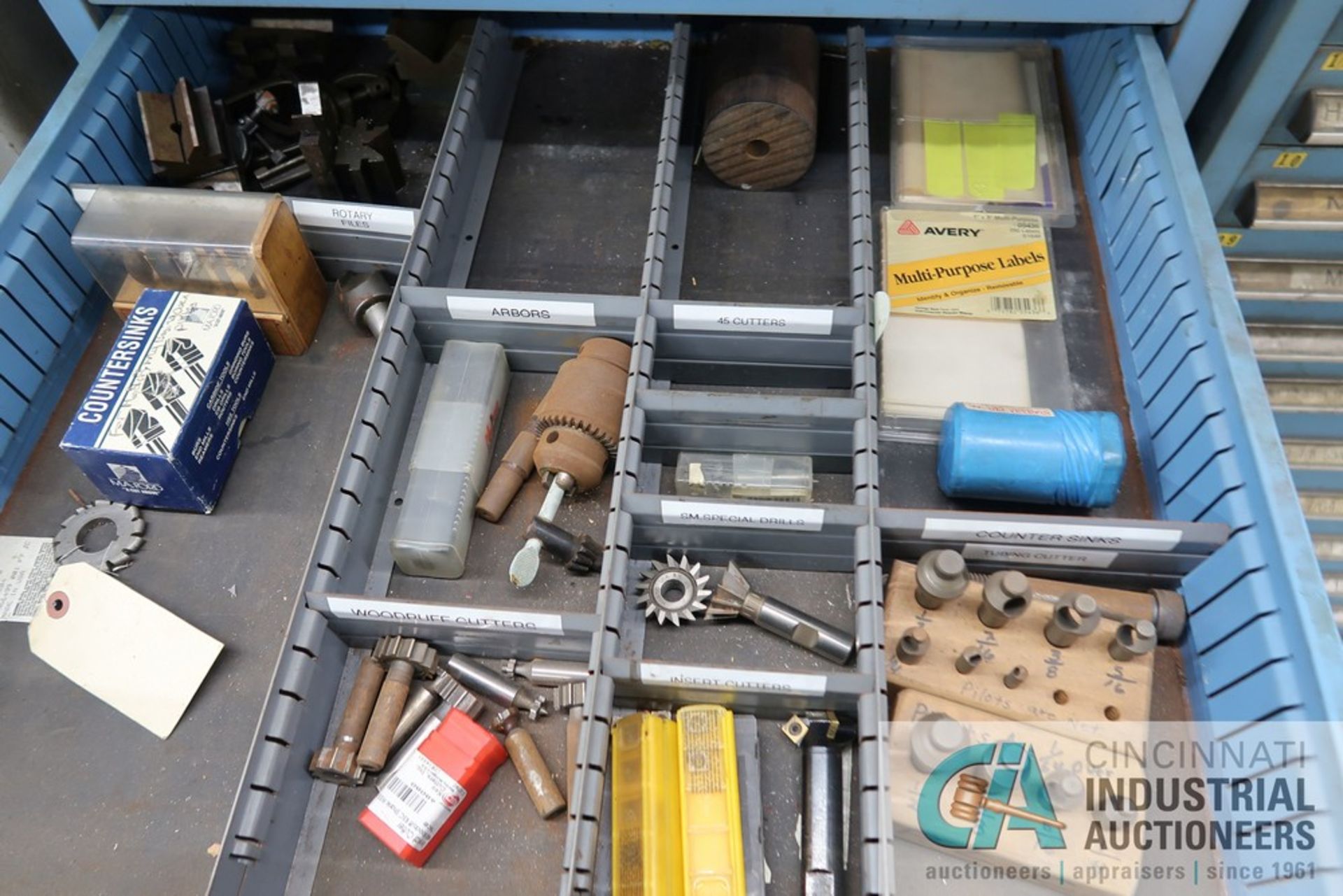 LYON ELEVEN DRAWER TOOL CABINET AND CONTENTS LOADED WITH REAMERS, CARBIDE INSERTS, EXTENDED - Image 4 of 6
