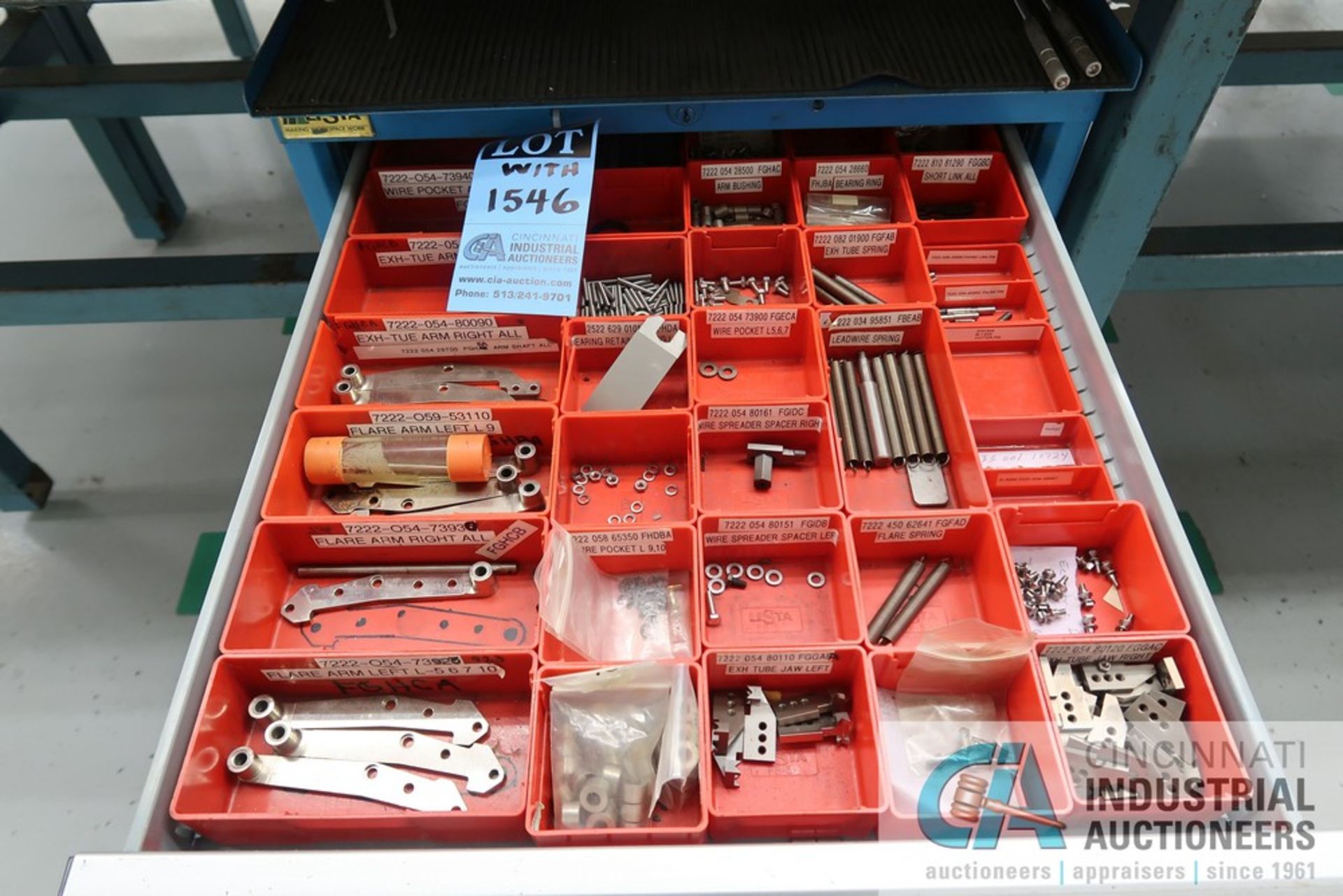 LISTA FIVE-DRAWER PARTS CABINET AND CONTENTS WITH MISCELLANEOUS HARDWARE AND PARTS - Image 9 of 13