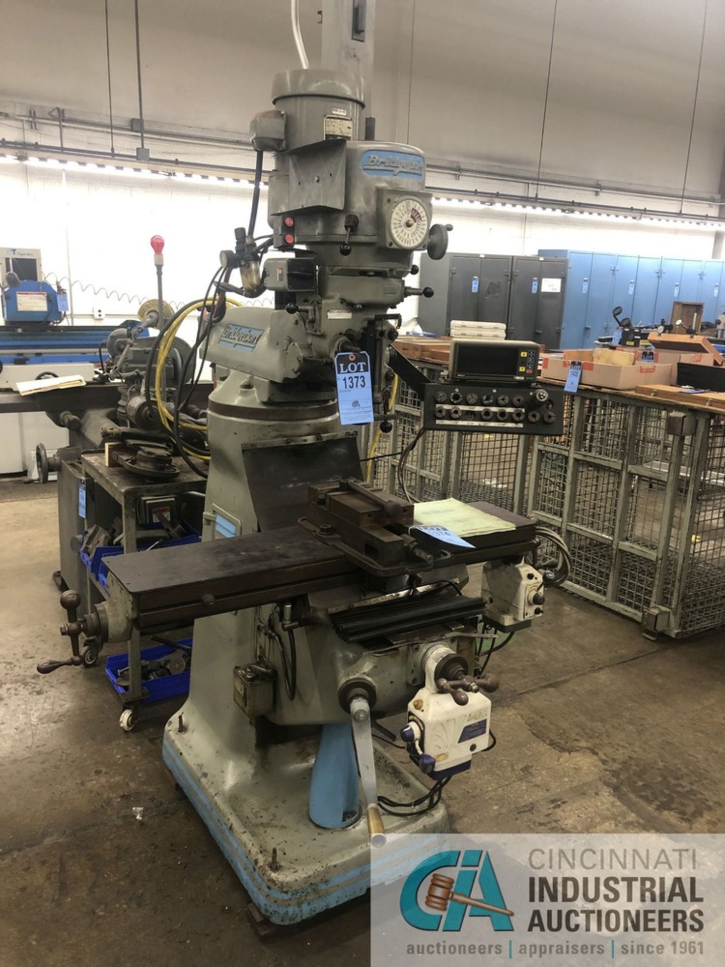 1-1/2 HP BRIDGEPORT VERTICAL MILLING MACHINE; S/N 131093, WITH MITUTOYO DRO, POWER CROSSFEED AND