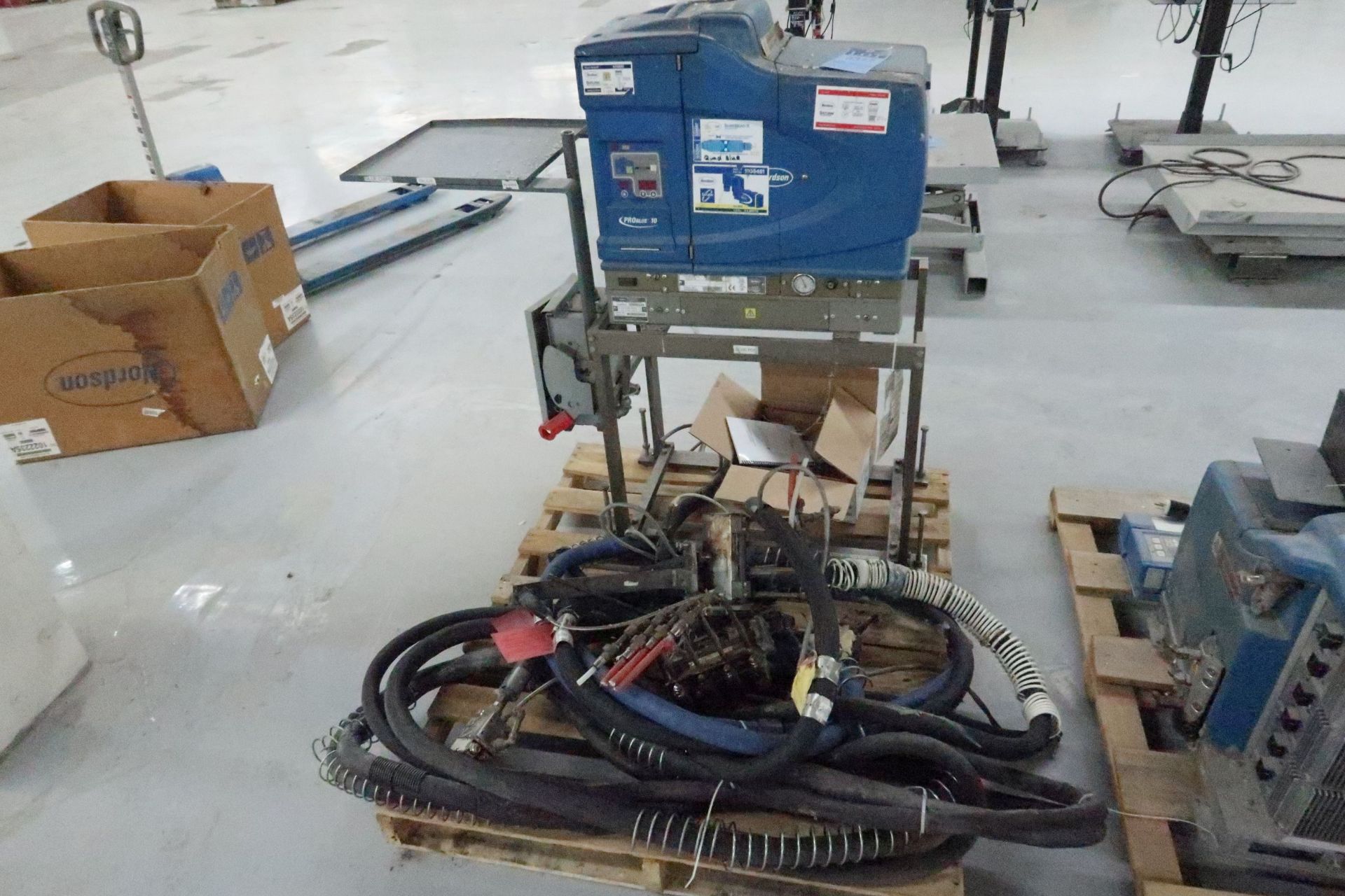 NORDSON MODEL PROBLUE 10 GLUE SYSTEM W/ GLUE GUN **Loading Fee Due the "ERRA" Taylor Crane $250.00