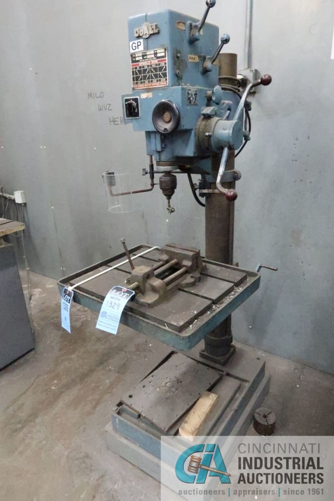 25" DOALL TYPE D-25150 HEAVY DUTY FLOOR DRILL; S/N 38362, 3-PHASE, 230 VOLTS, 85-3,530 SPINDLE - Image 4 of 4