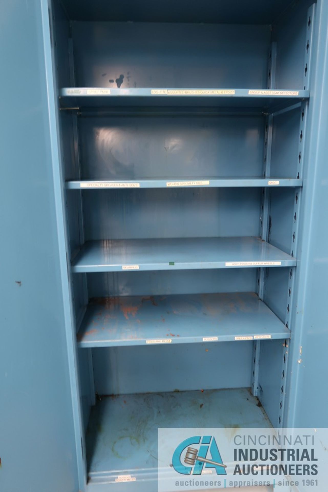 LYON BLUE TWO-DOOR HEAVY DUTY MULTI-SHELF STORAGE CABINET, 21" X 36" X 82" HIGH CABINET SIZE - Image 2 of 2