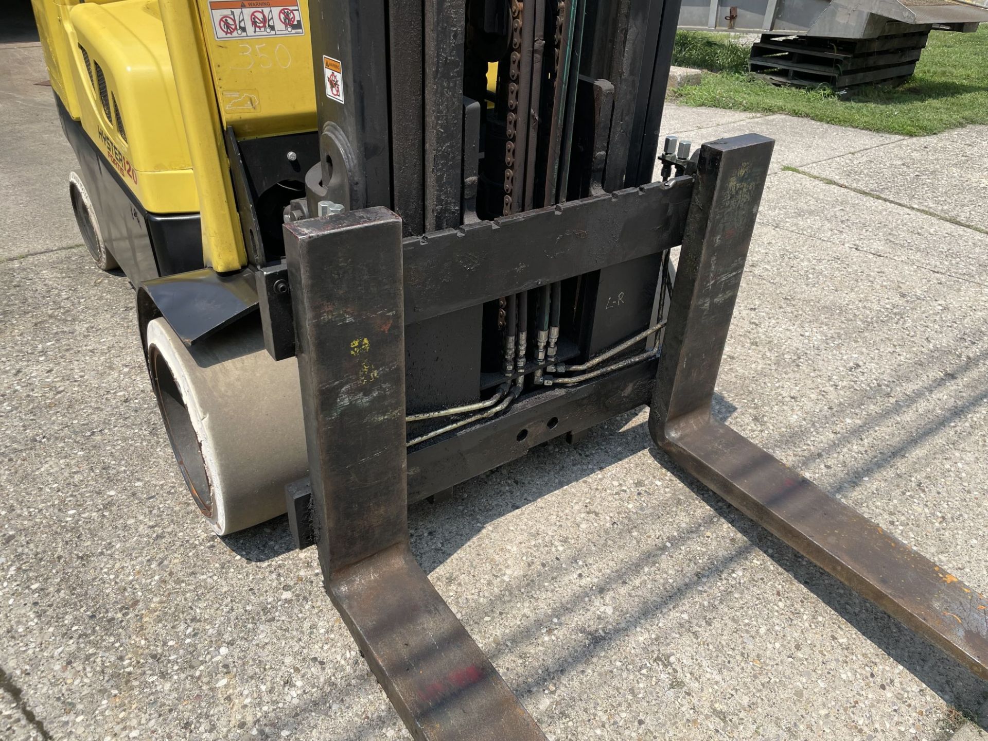 ****2015 - 12,000 LB. HYSTER MODEL S120FTS LP GAS CUSHION TIRE LIFT TRUCK; S/N H004V03838N - Image 7 of 15