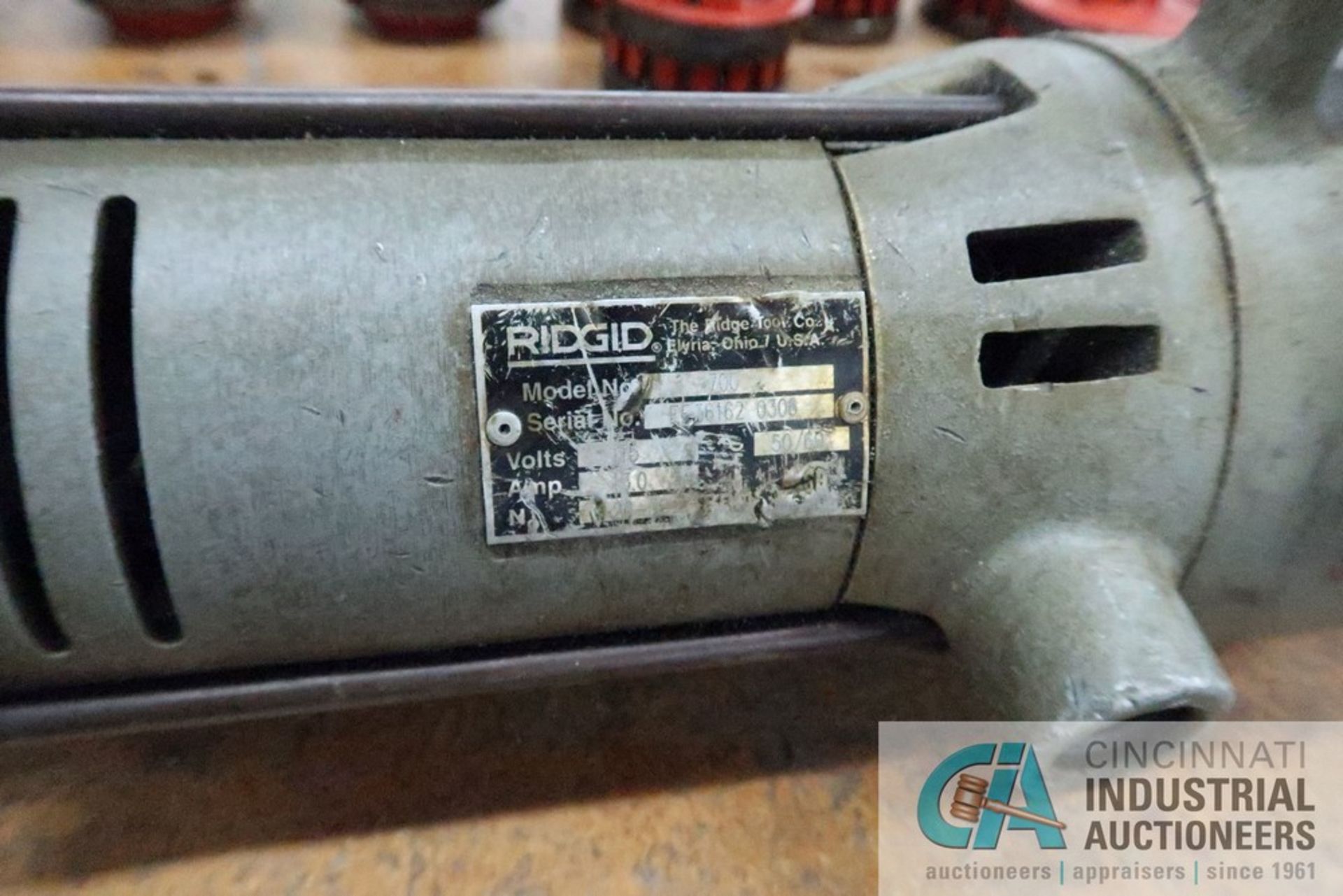 RIDGID MODEL 700 HAND ELECTRIC PIPE THEADER; S/N EE361620306, WITH (10) EXTRA DIE FROM 2"-1/8", PIPE - Image 3 of 5