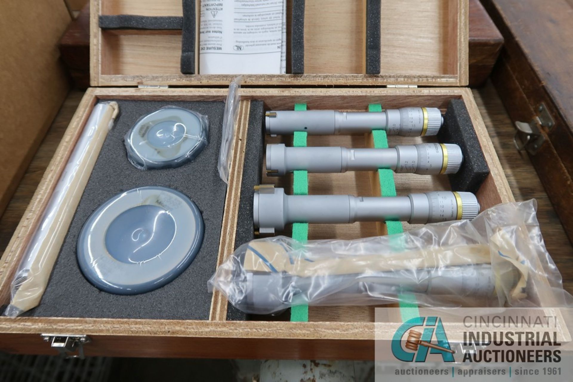 PIECES MITUTOYO SERIES 368 HOLTEST MICROMETER SET RANGE FROM 2.0" - 8"