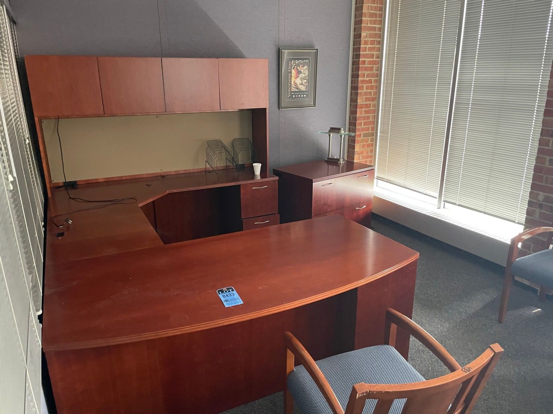 (LOT) EXECUTIVE OFFICE WITH U-SHAPED DESK, 3' DIAMETER TABLE, 2-DRAWER CABINET, (4) CHAIRS - Image 2 of 3