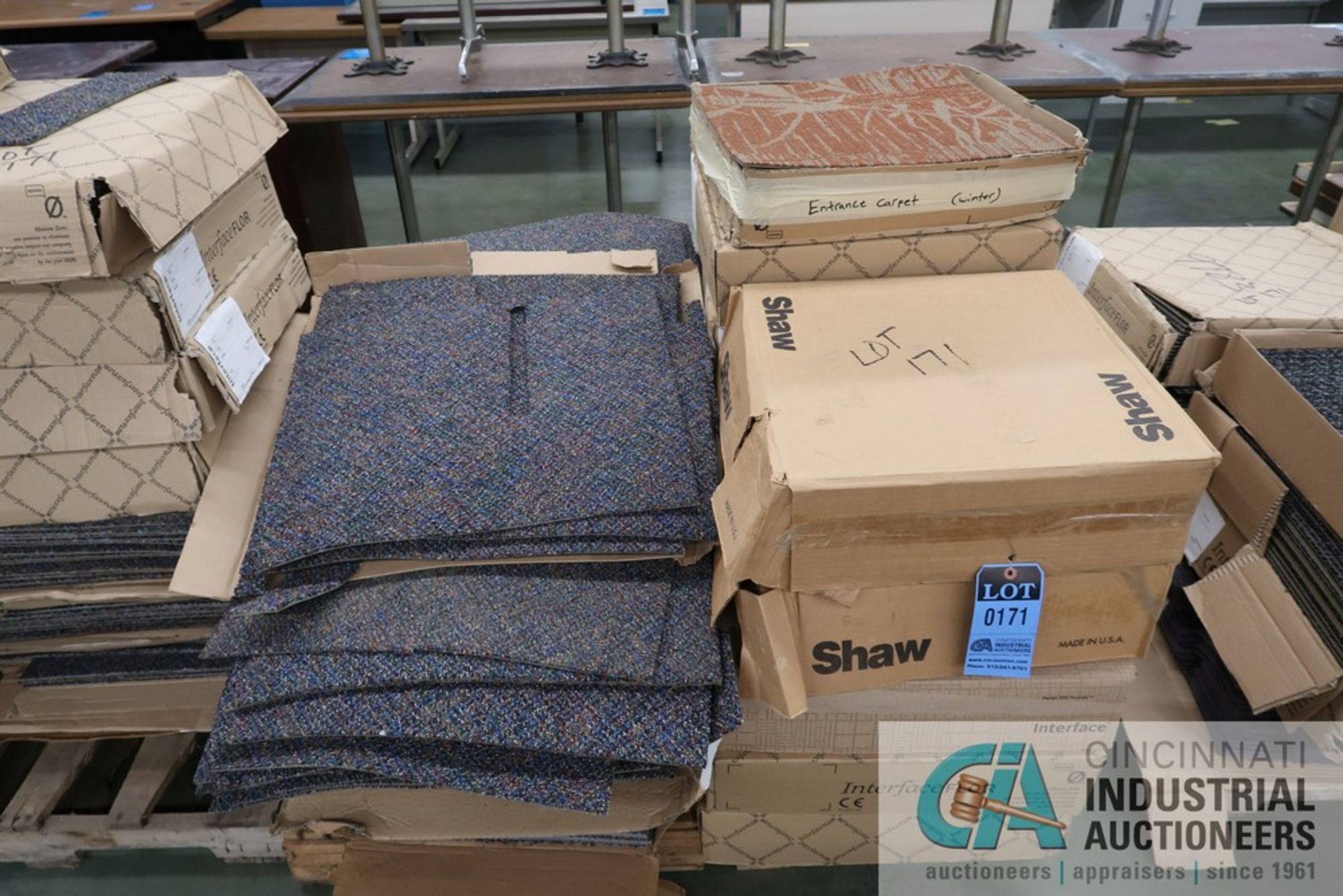 (LOT) (7) SKIDS MISCELLANEOUS CARPET, TILE, AND CEILING TILE - Image 4 of 7