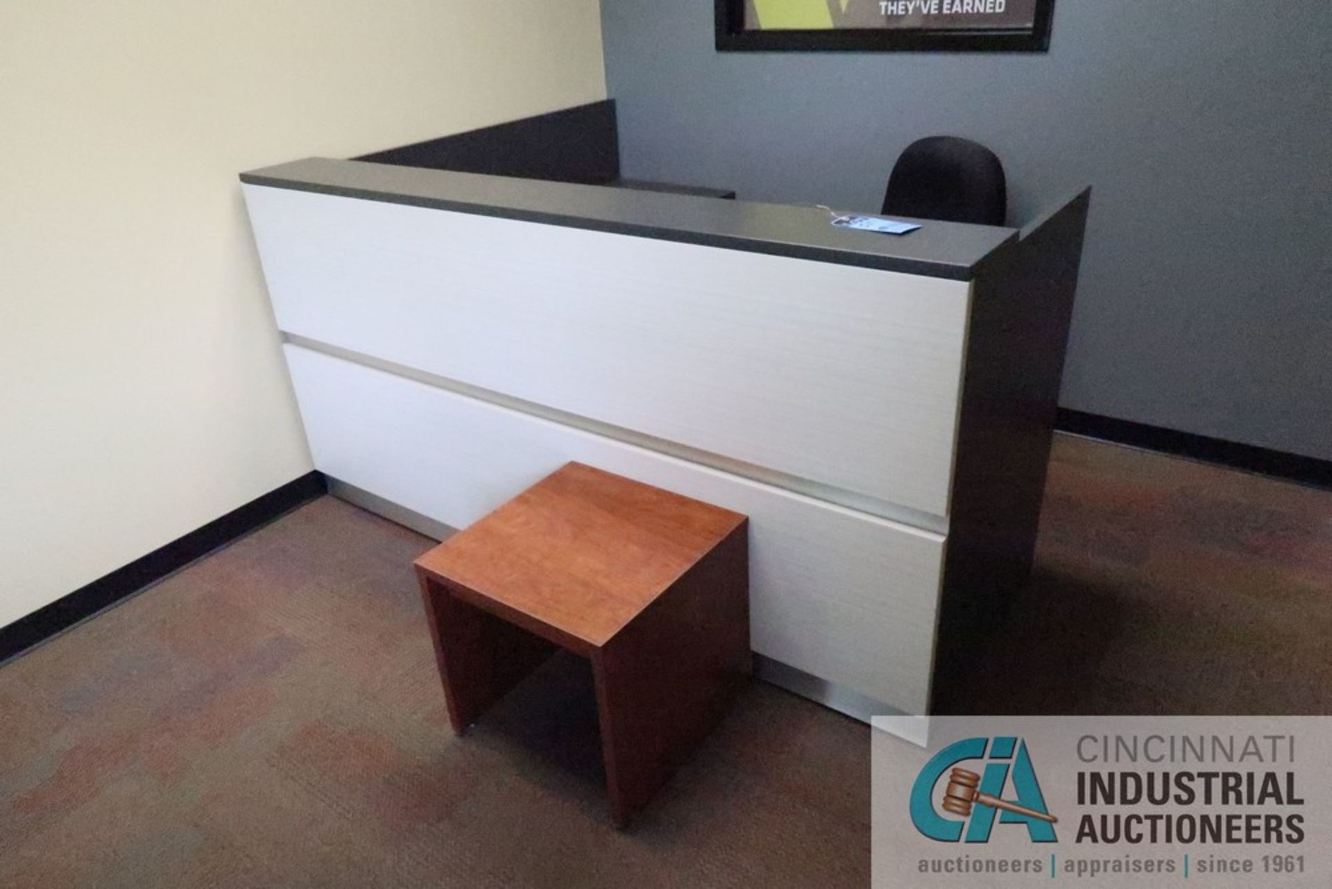 (LOT) RECEPTION DESK AND (3) CHAIRS