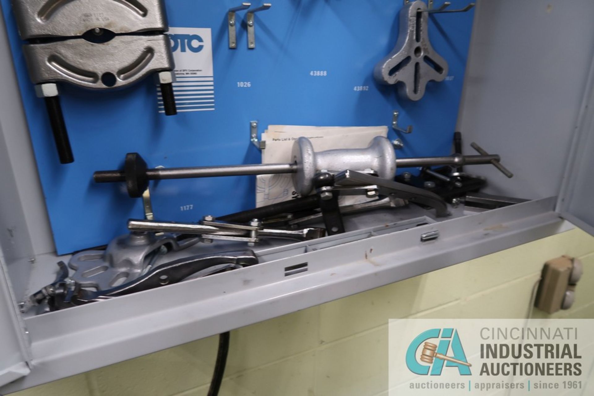 OTC SLIDE HAMMER PULLER SYSTEM - Image 3 of 5