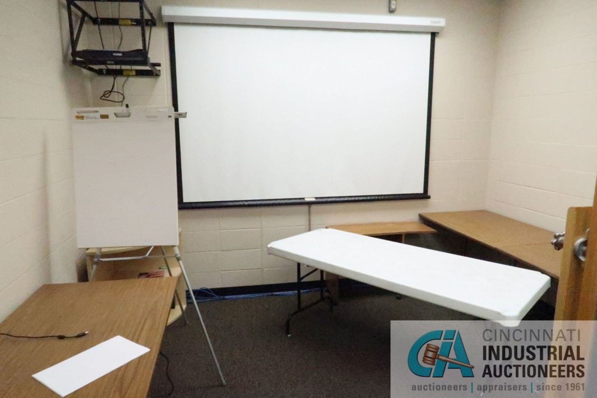 (LOT) (9) 48" TABLES, 6' FOLDING TABLE, BOOKSHELF, (10) CHAIRS, CHALK/DRY BOARD, PROJECTOR SCREEN - Image 4 of 6