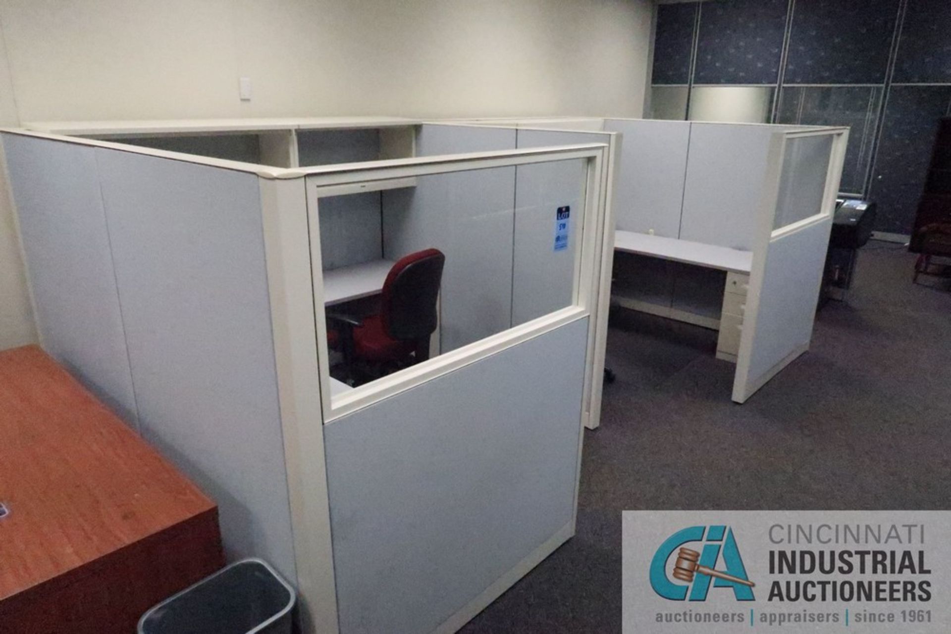 PERSON 92" X 92" MODULAR OFFICES WITH (2) CHAIRS