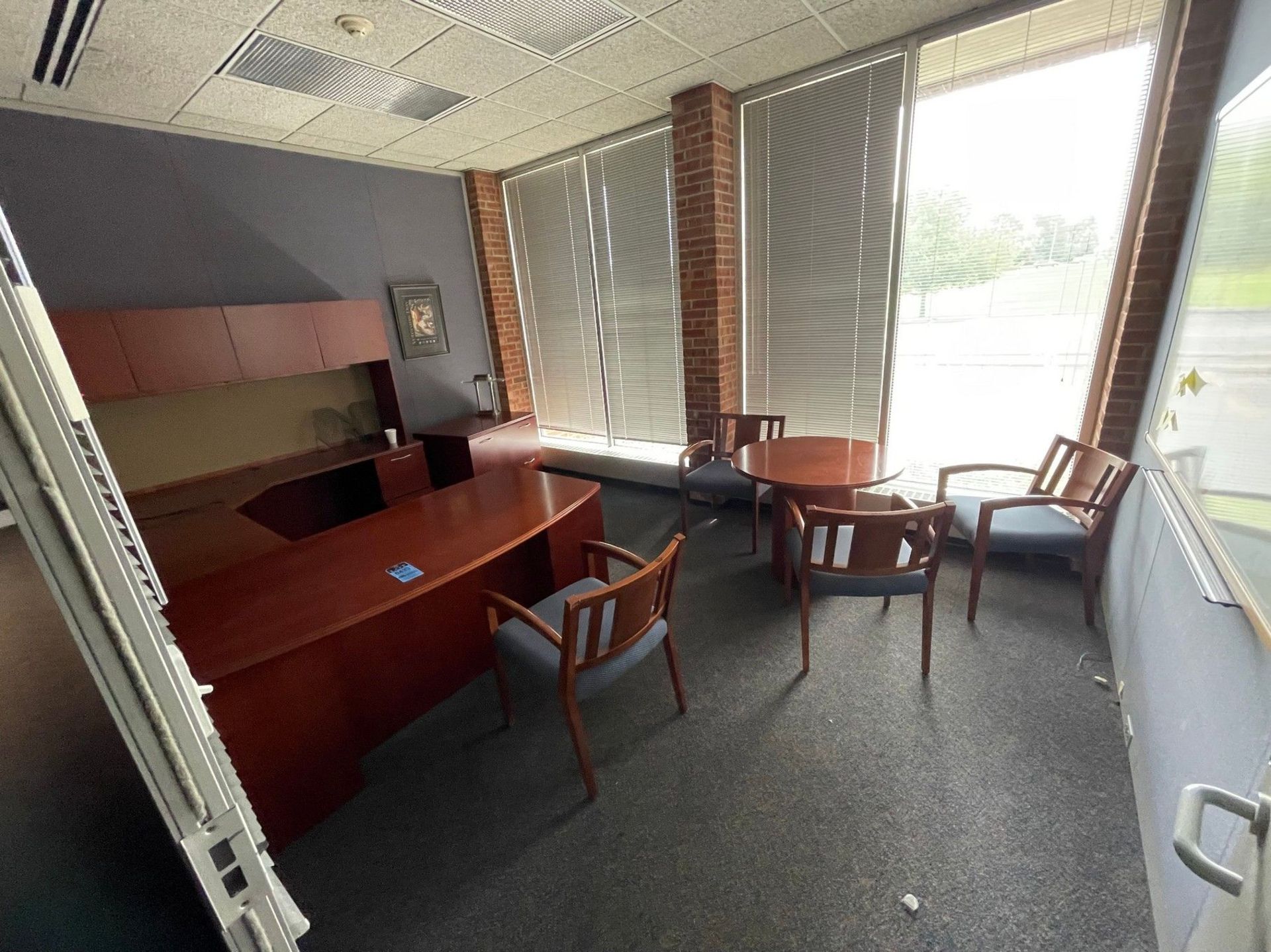 (LOT) EXECUTIVE OFFICE WITH U-SHAPED DESK, 3' DIAMETER TABLE, 2-DRAWER CABINET, (4) CHAIRS