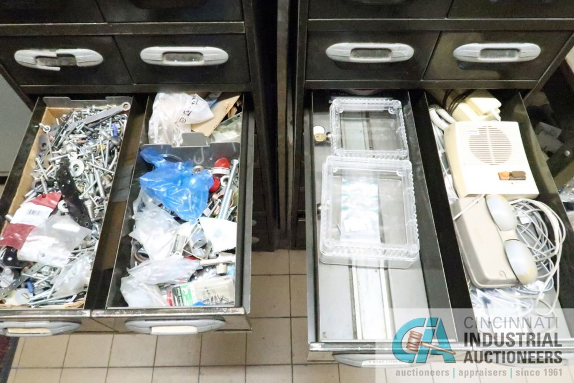 10-DRAWER HARDWARE CABINETS WITH CONTENTS - Image 6 of 8