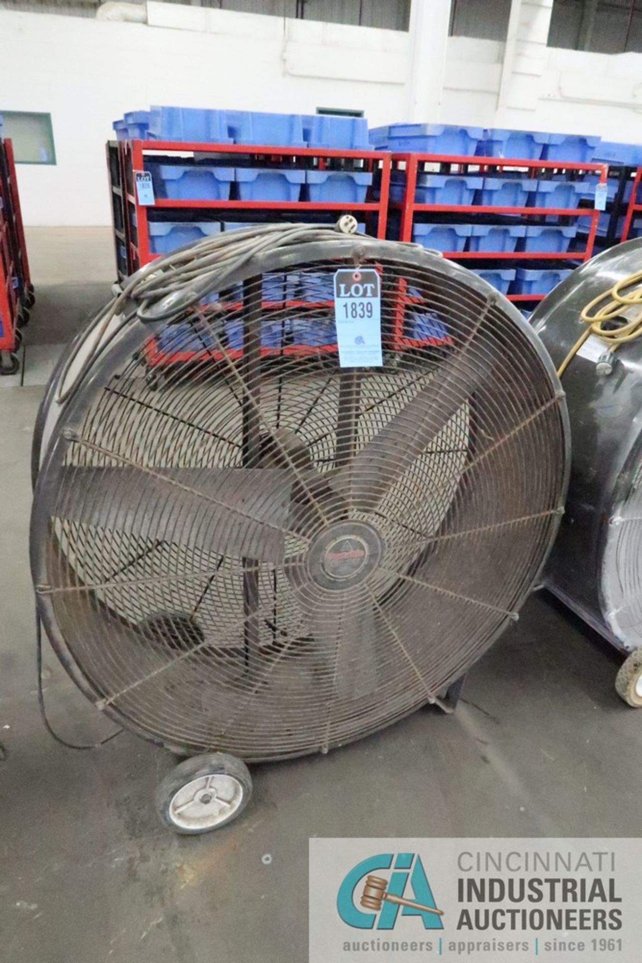 42" DIAMETER TRIANGLE PORTABLE DRUM STYLE AIR CIRCULATOR