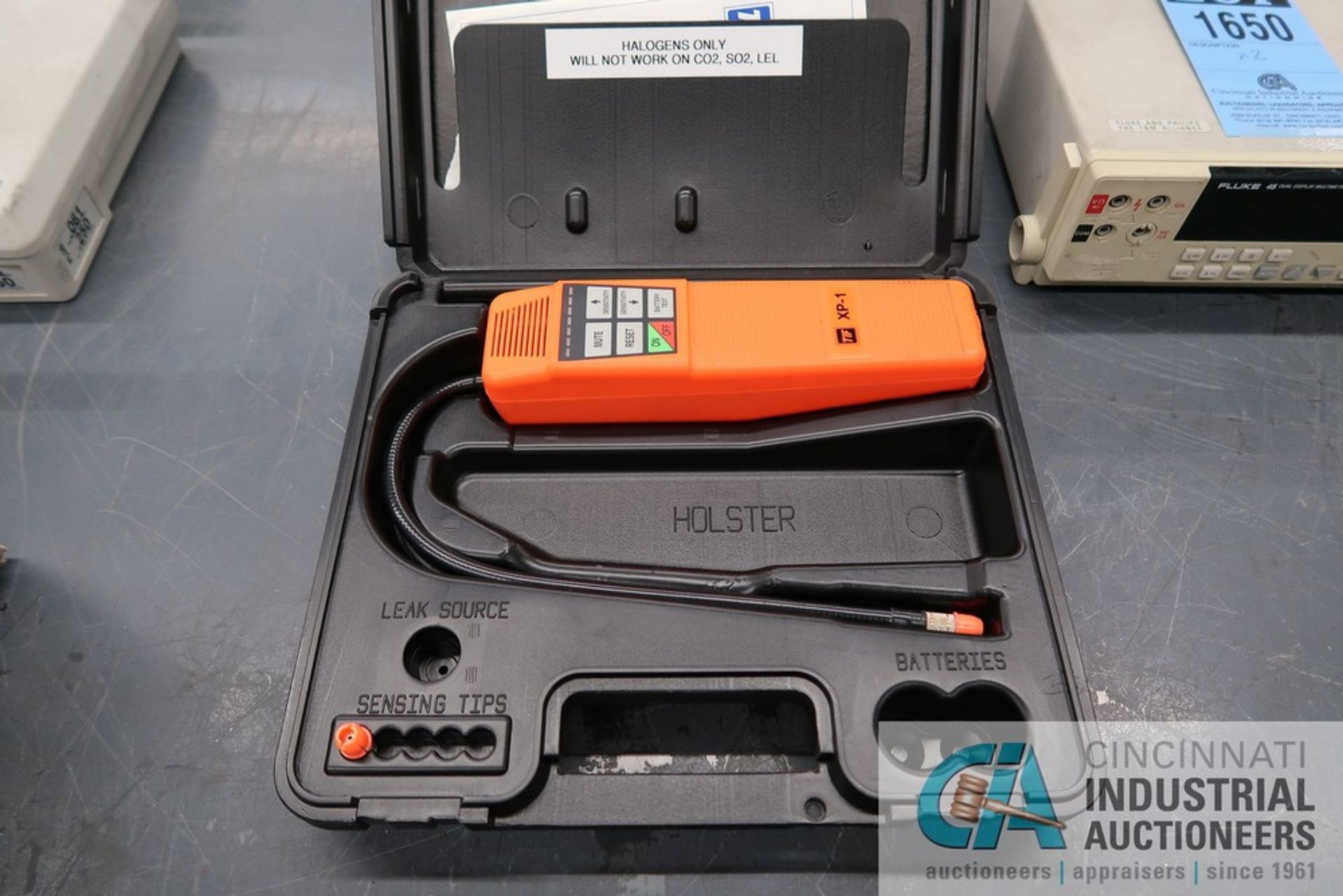 TIF MODEL TIFXP-1 AUTOMATIC HALOGEN LEAD DETECTOR WITH TIF MODEL TIF8800 COMBUSTIBLE GAS DETECTOR - Image 2 of 3