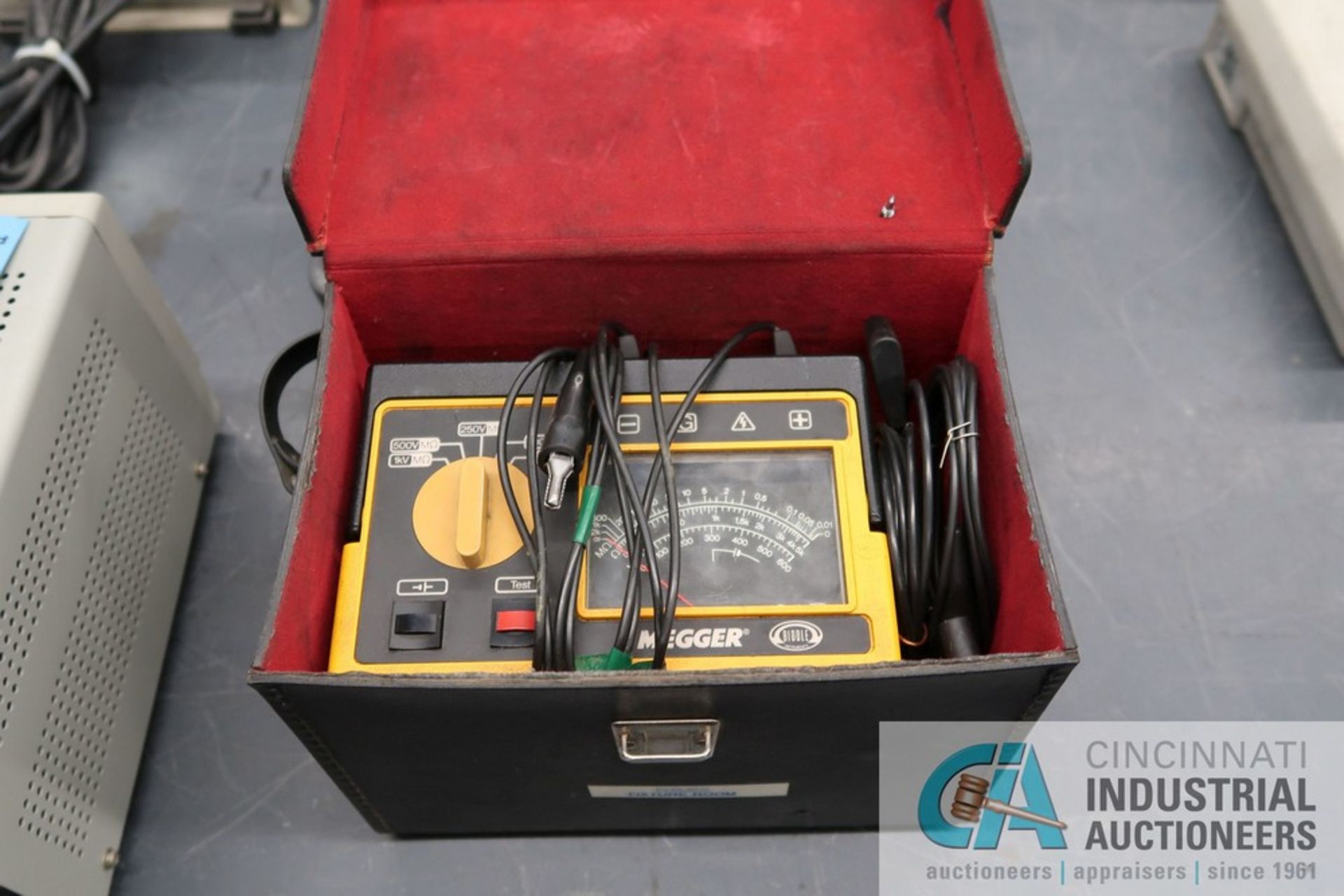 MEGGER MODEL MIT310 INSULATION TESTER WITH BIDDLE CAT. NO. 212459 INSULATION TESTER - Image 3 of 3