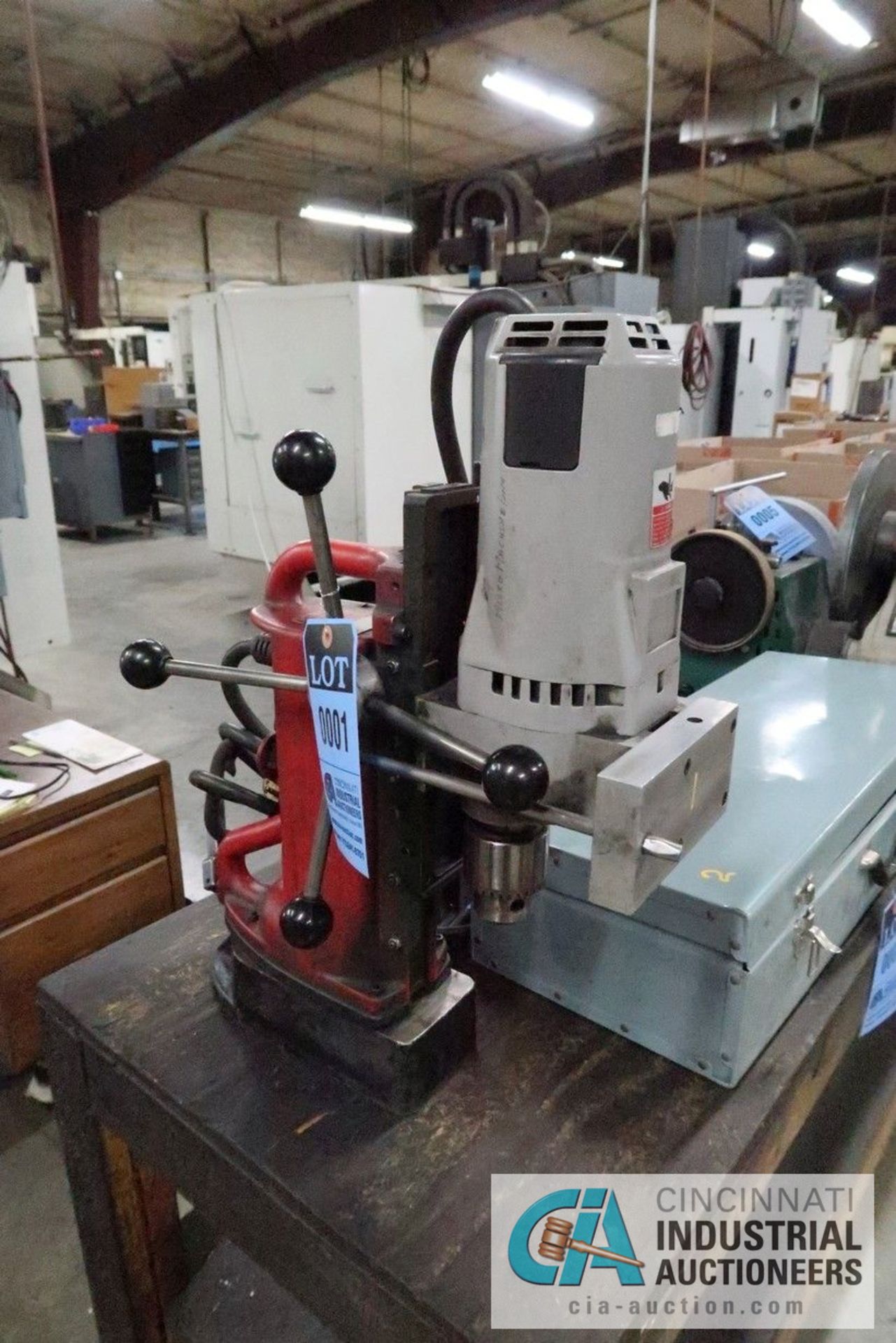 3/4" MILWAUKEE MAGNETIC BASE DRILL