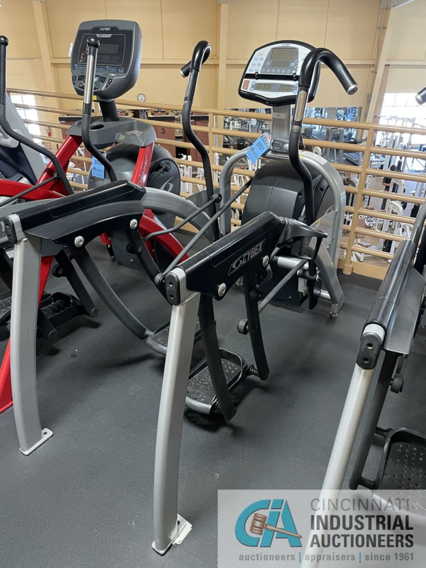 CYBEX TOTAL BODY ARC TRAINER ELLIPTICAL **ATTN: This lot is located on the second floor. Removal - Image 3 of 7