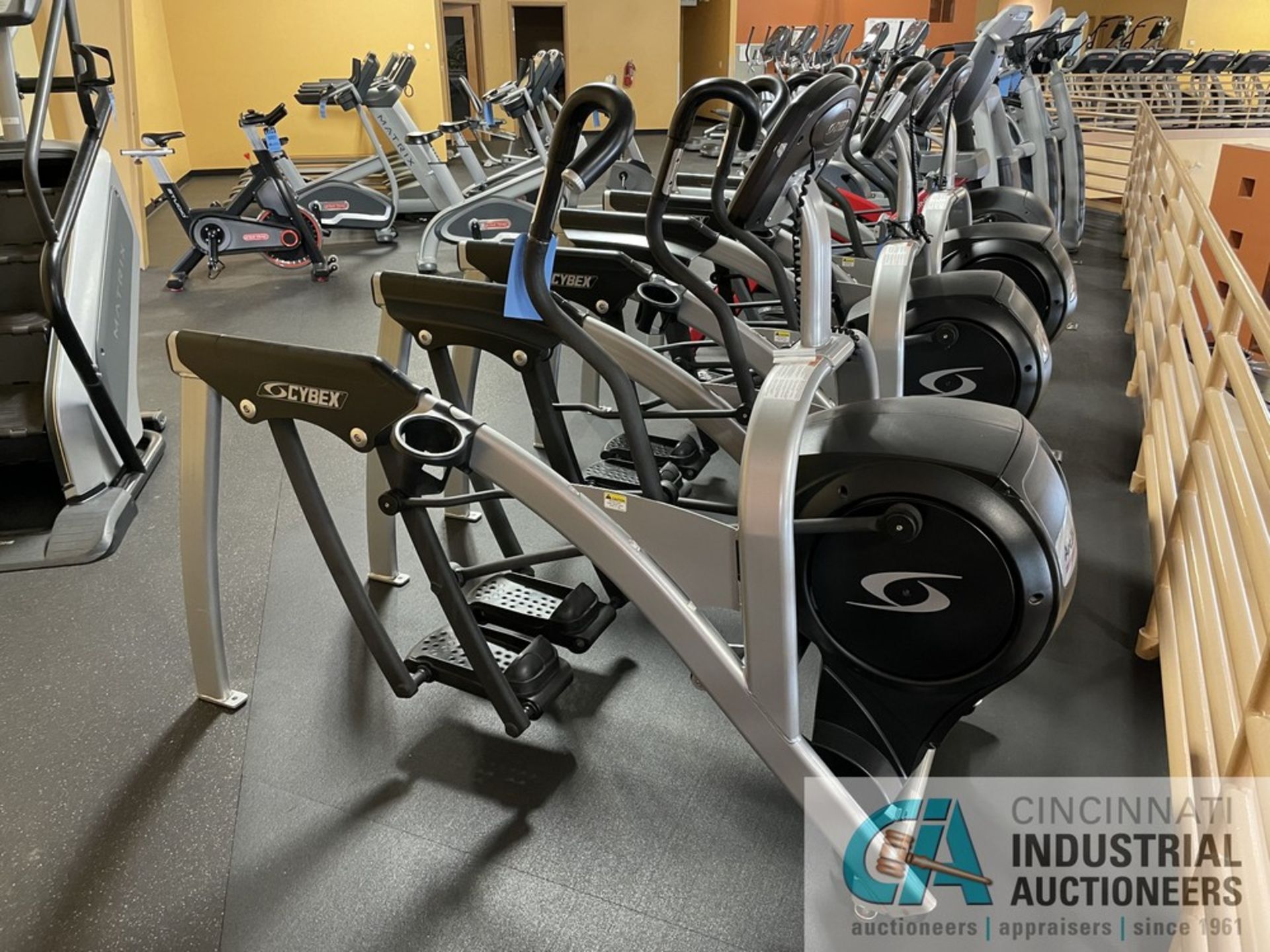 CYBEX TOTAL BODY ARC TRAINER ELLIPTICAL **ATTN: This lot is located on the second floor. Removal - Image 3 of 7