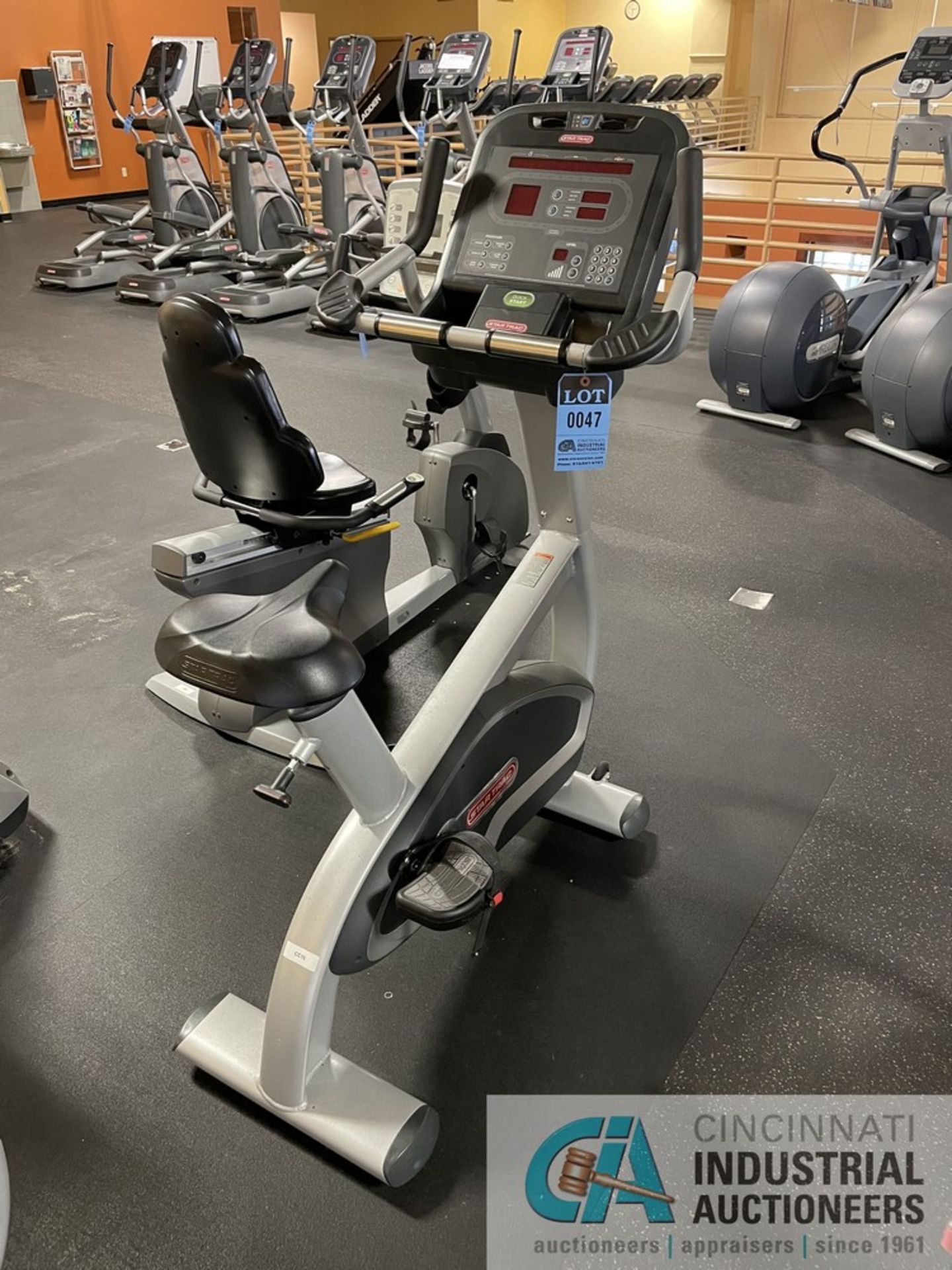 STAR TRAC UPRIGHT BIKE **ATTN: This lot is located on the second floor. Removal will be by