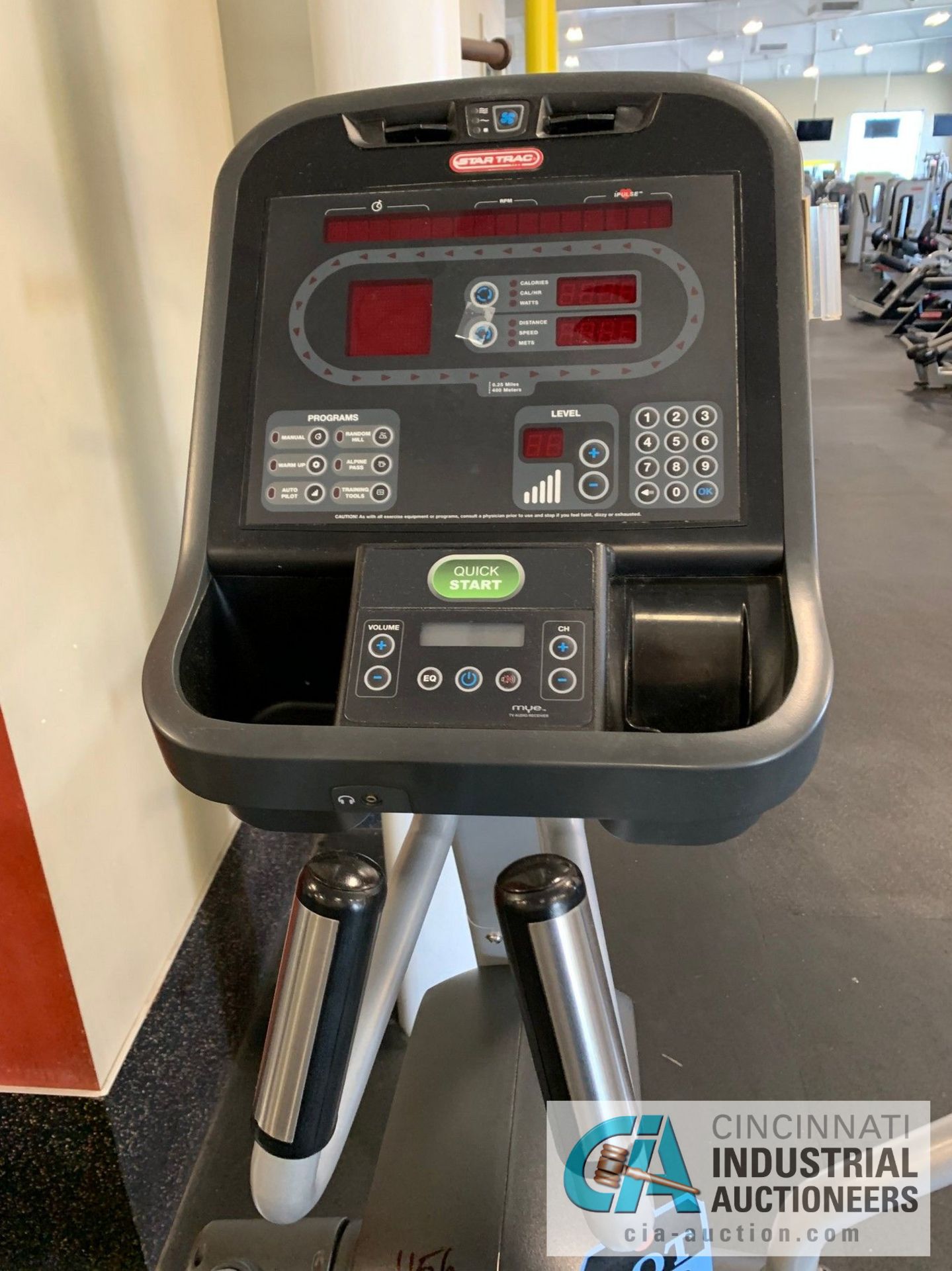 STAR TRAC ELLIPTICAL MACHINE (OUT OF SERVICE) - Image 3 of 5
