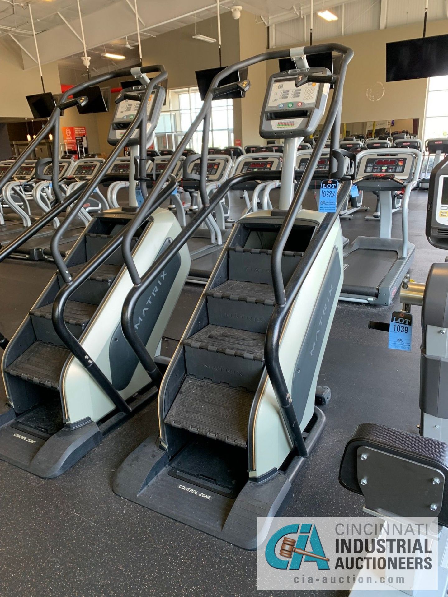 MATRIX STAIR STEPPER MACHINE