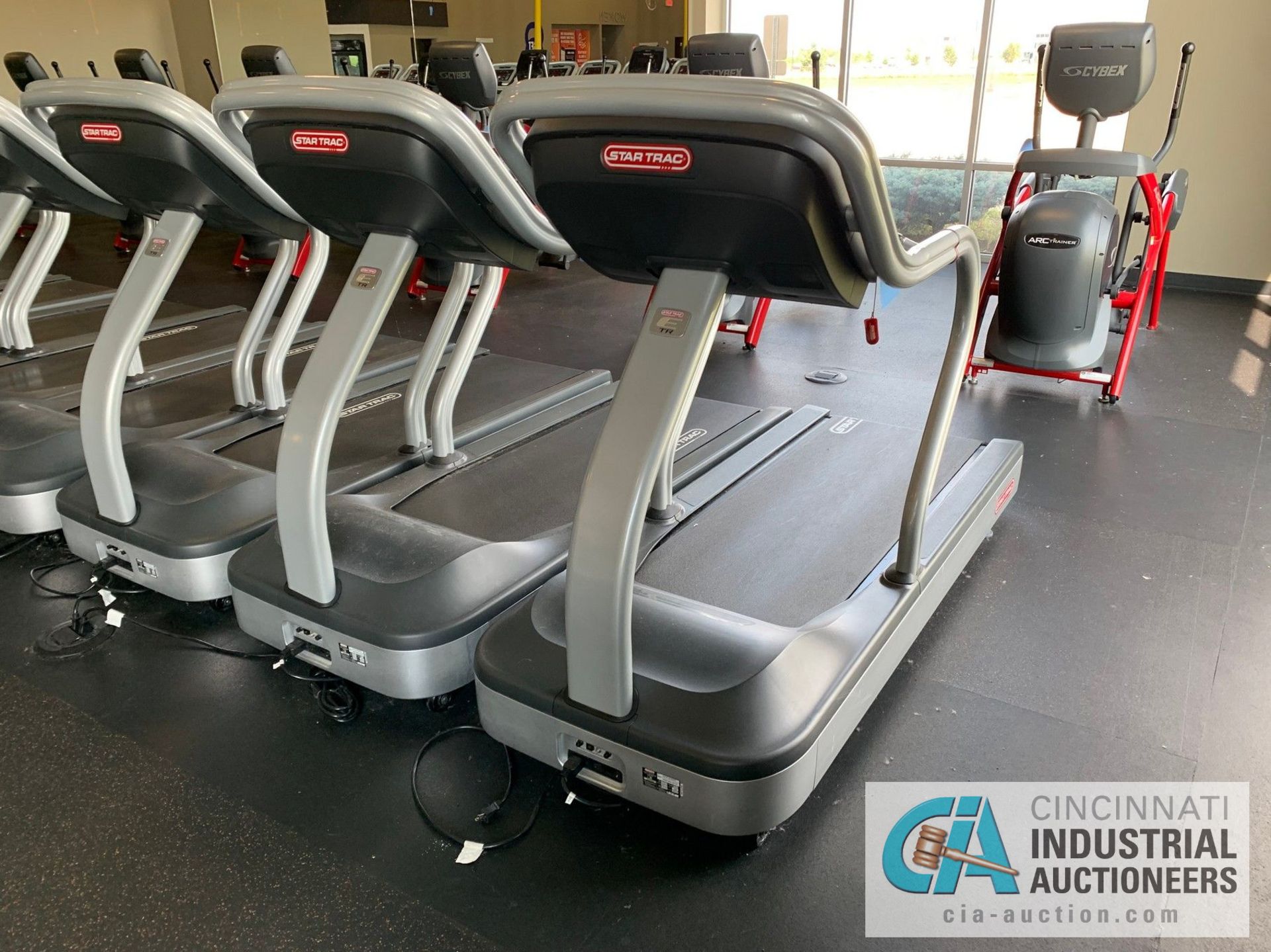 STAR TRAC TREADMILLS (NEW 2014) - Image 4 of 7