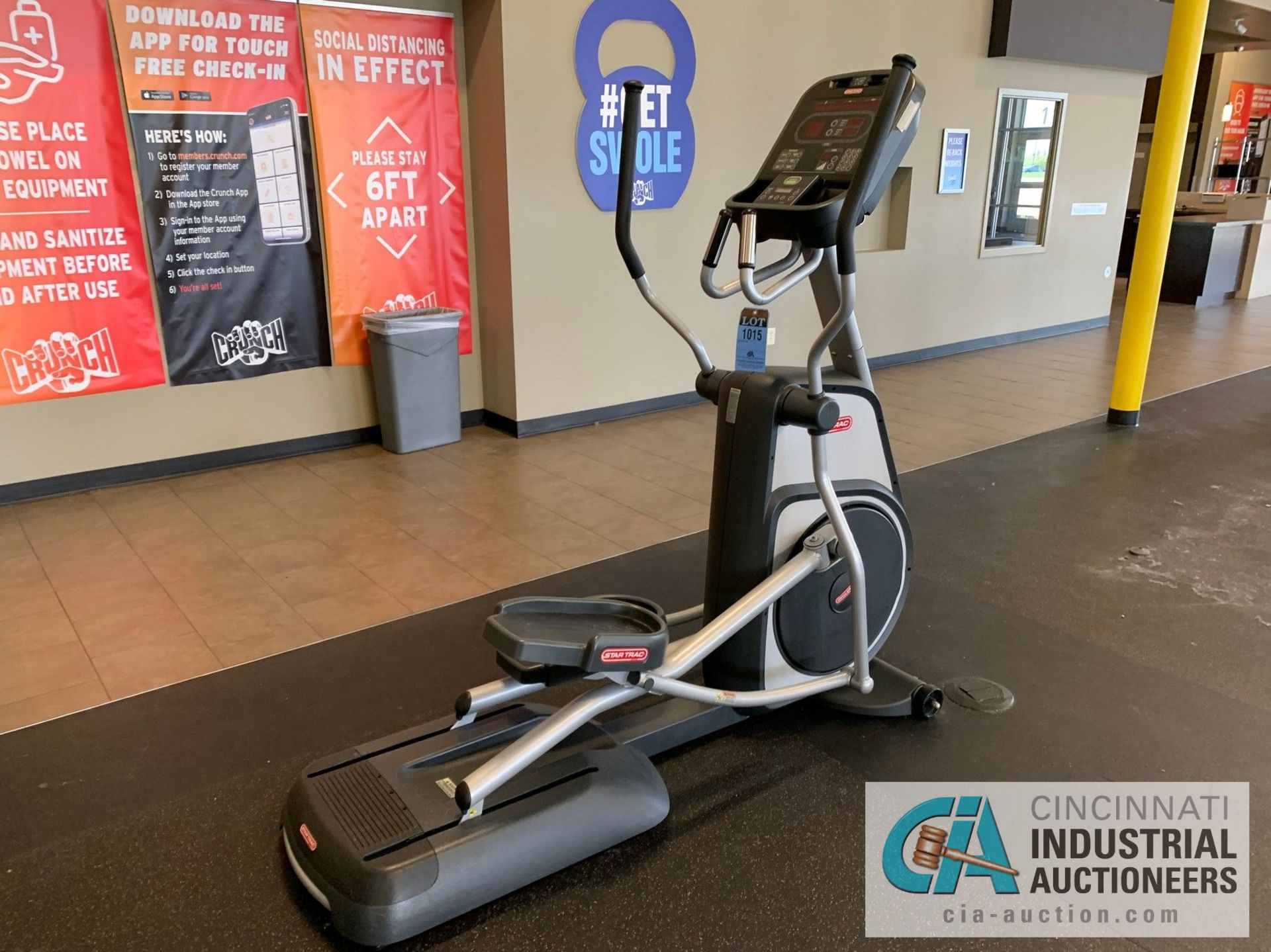 STAR TRAC ELLIPTICAL MACHINE