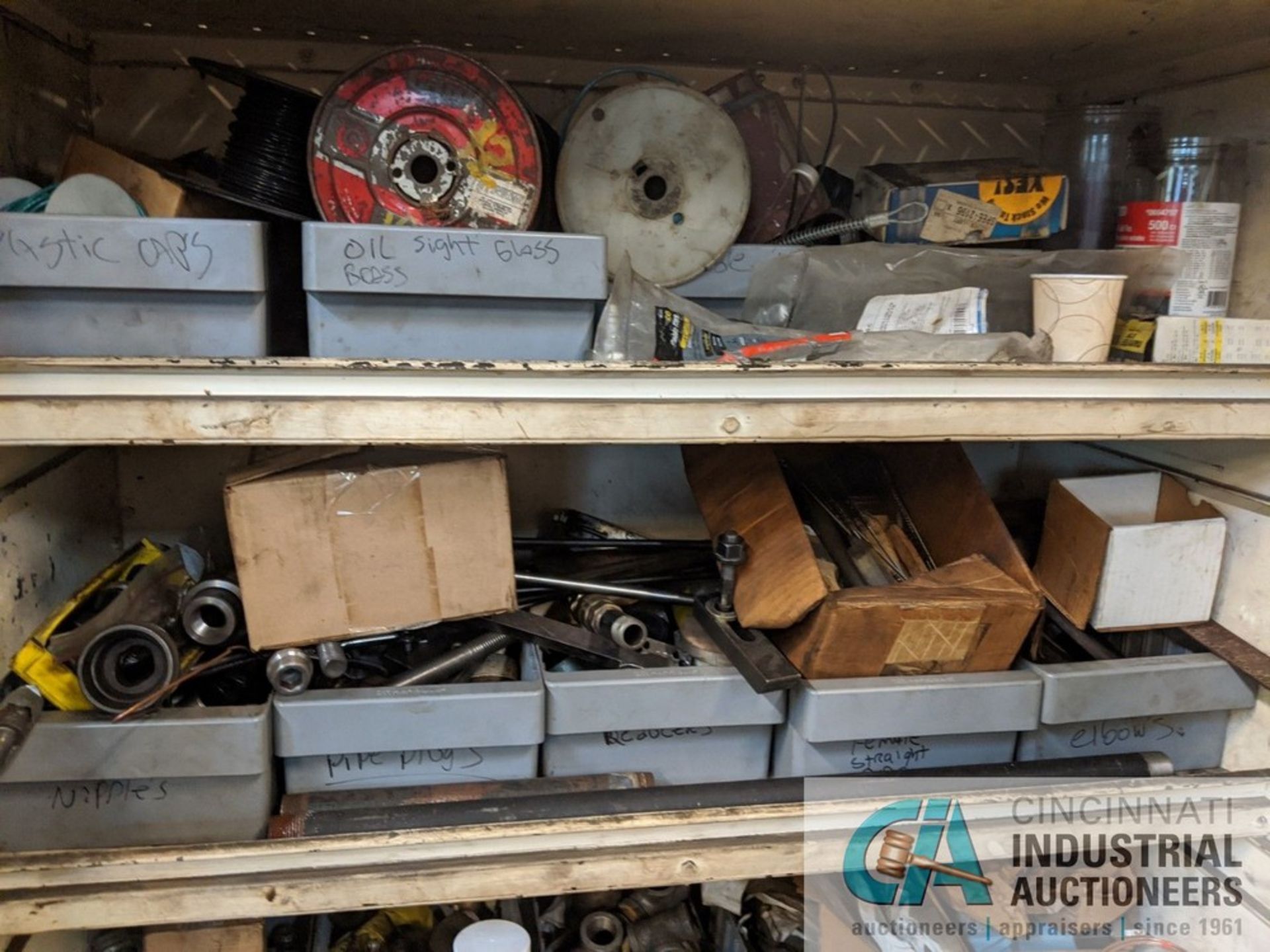 (LOT) STEEL CABINET WITH CONTENTS: HARDNAIL, WIRE, MACHINE PARTS AND OTHER - Image 4 of 4