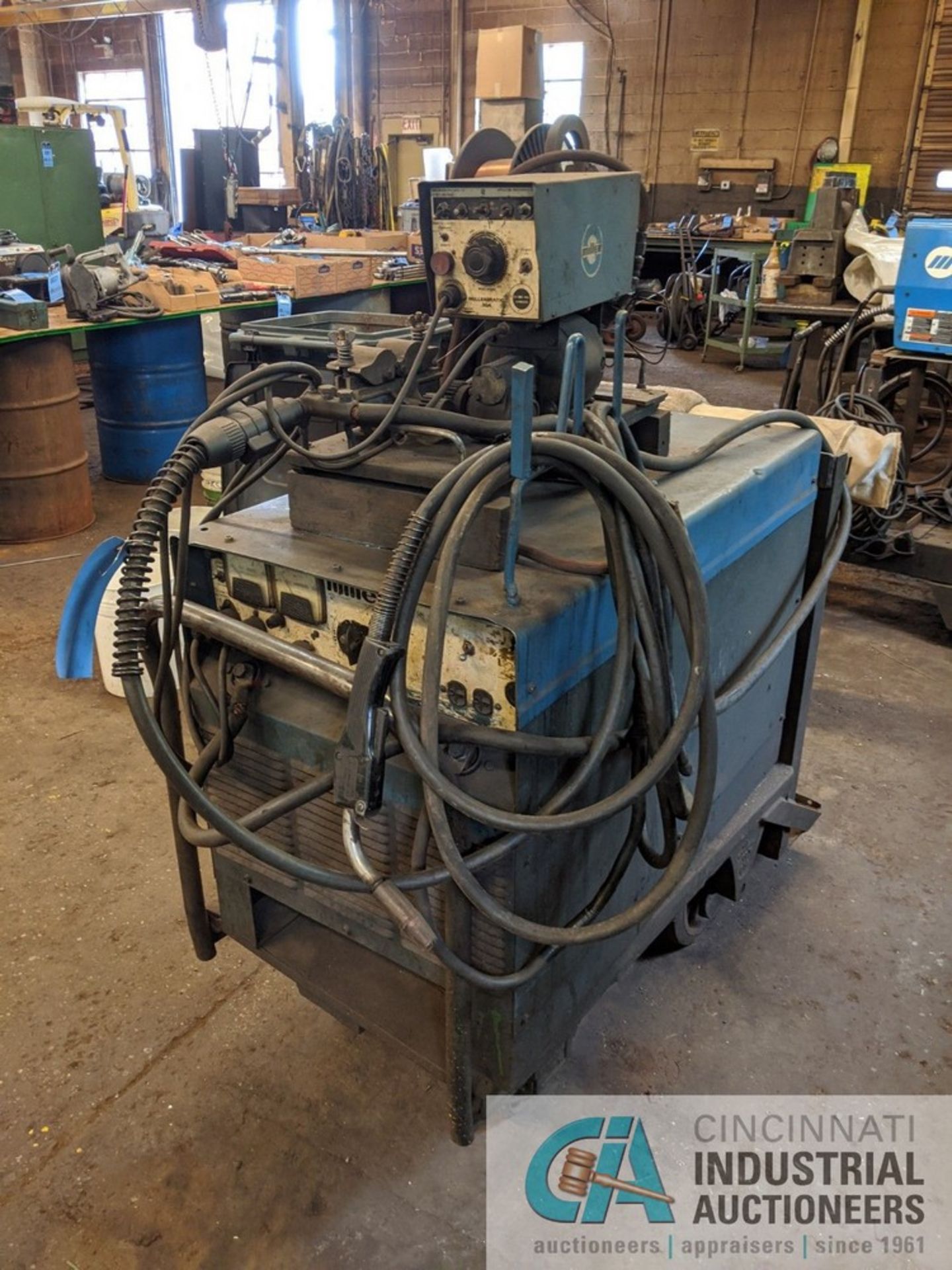600 AMP MILLER MP65 MIG WELDER WITH 30 A WIRE FEED - Image 2 of 4