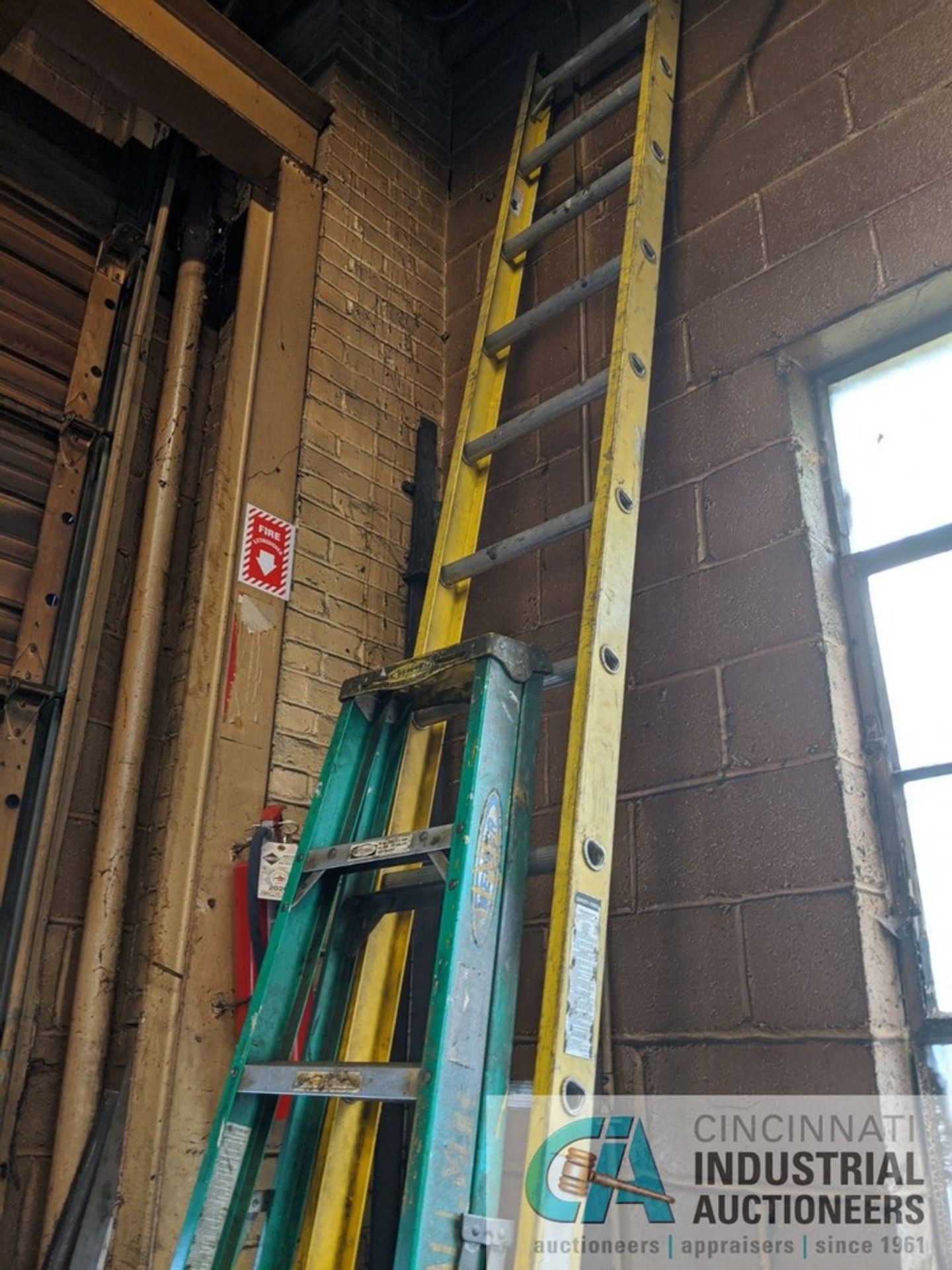 (LOT) 8' STEP LADDER AND 15' LADDER - Image 2 of 2