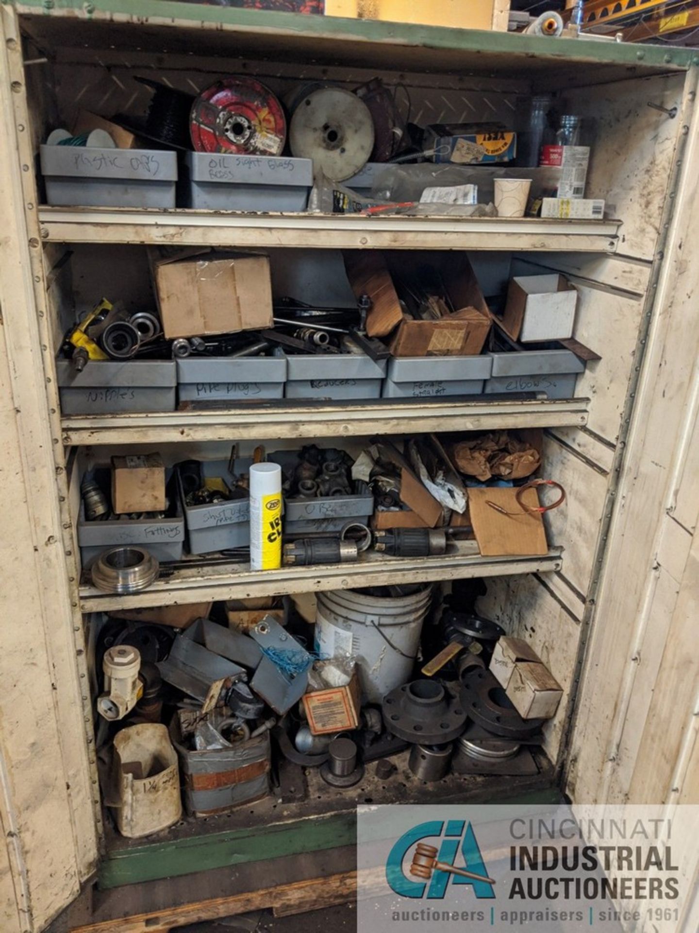 (LOT) STEEL CABINET WITH CONTENTS: HARDNAIL, WIRE, MACHINE PARTS AND OTHER - Image 2 of 4