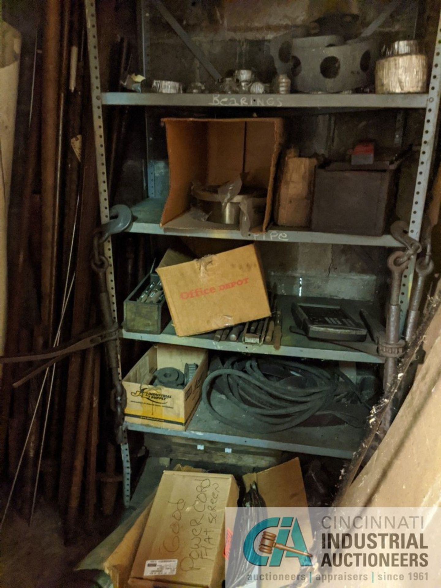 (LOT) CONTENTS OF ROOM: SHELVING UNITS WITH HARDWARE, GRINDING WHEELS, ALL THREAD, MACHINE PARTS, - Image 9 of 12