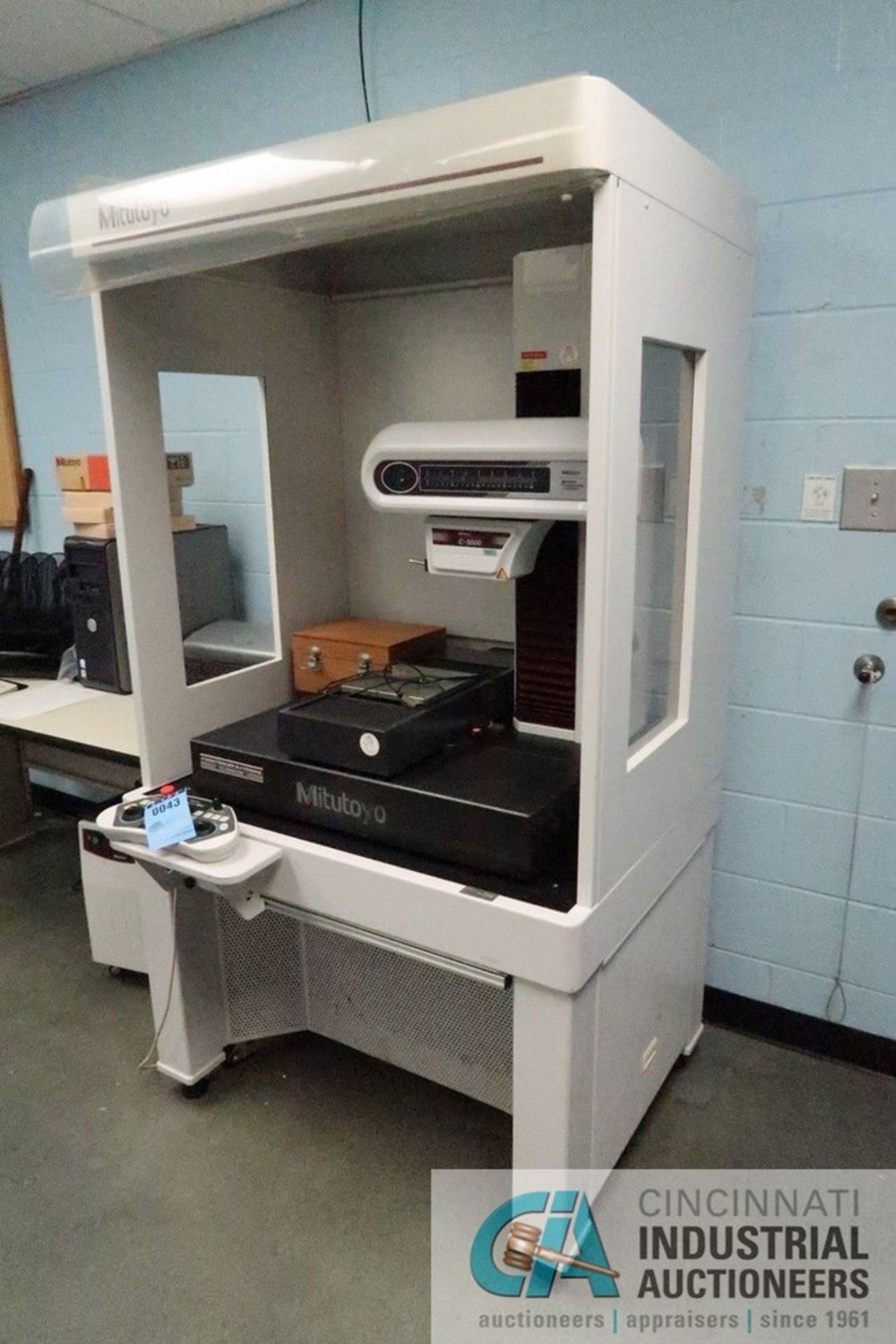 MITUTOYO MODEL CS-H5000 CNC CONTOUR AND SURFACE MEASURING MACHINE; S/N N/A (OUT OF SERVICE) - Image 7 of 7