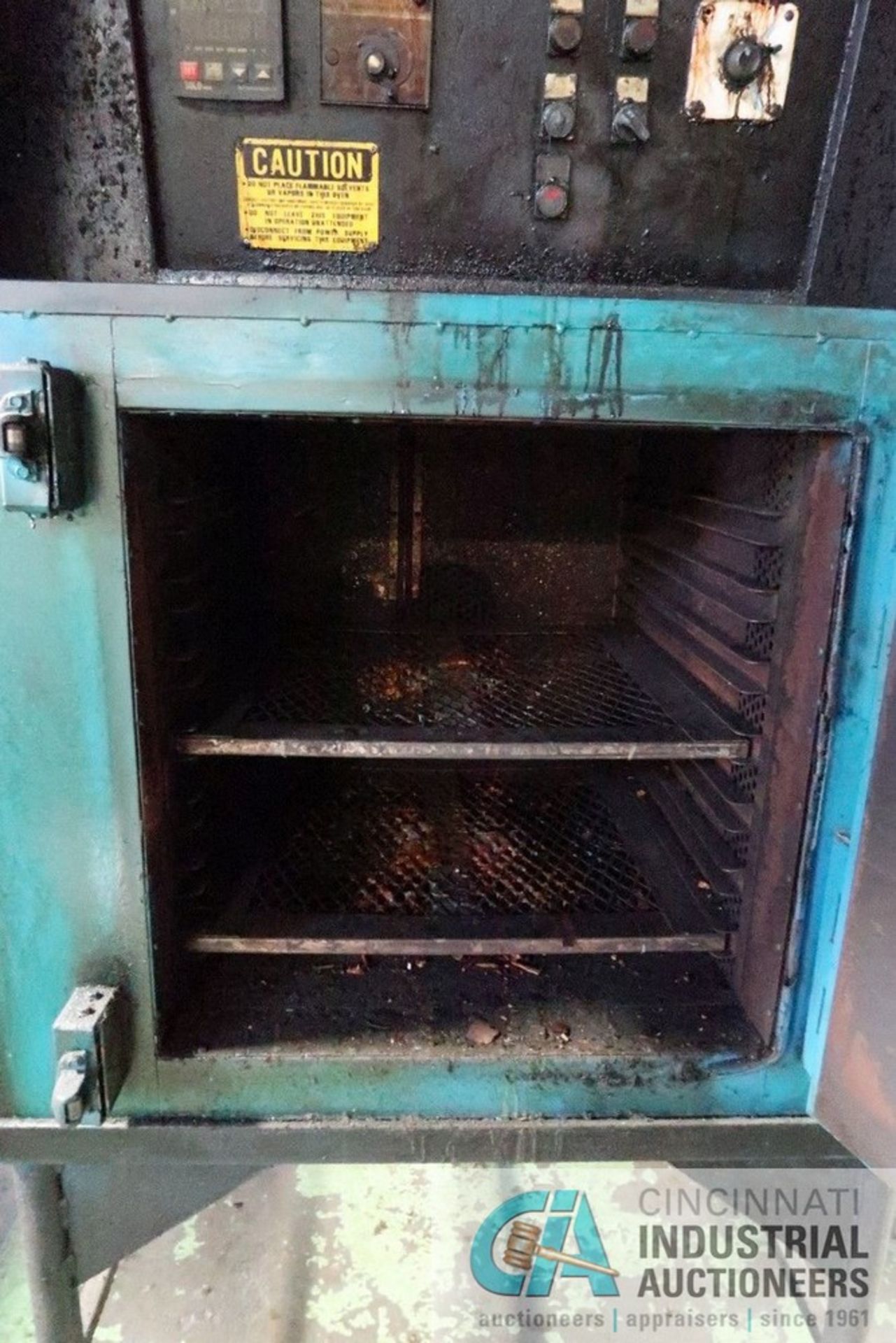 GRIEVE MODEL AA-500 OVEN; S/N 330366, 28" X 26" X 24" INTERIOR DIMENSIONS, 500 DEGREE FARENHEIT - Image 5 of 9