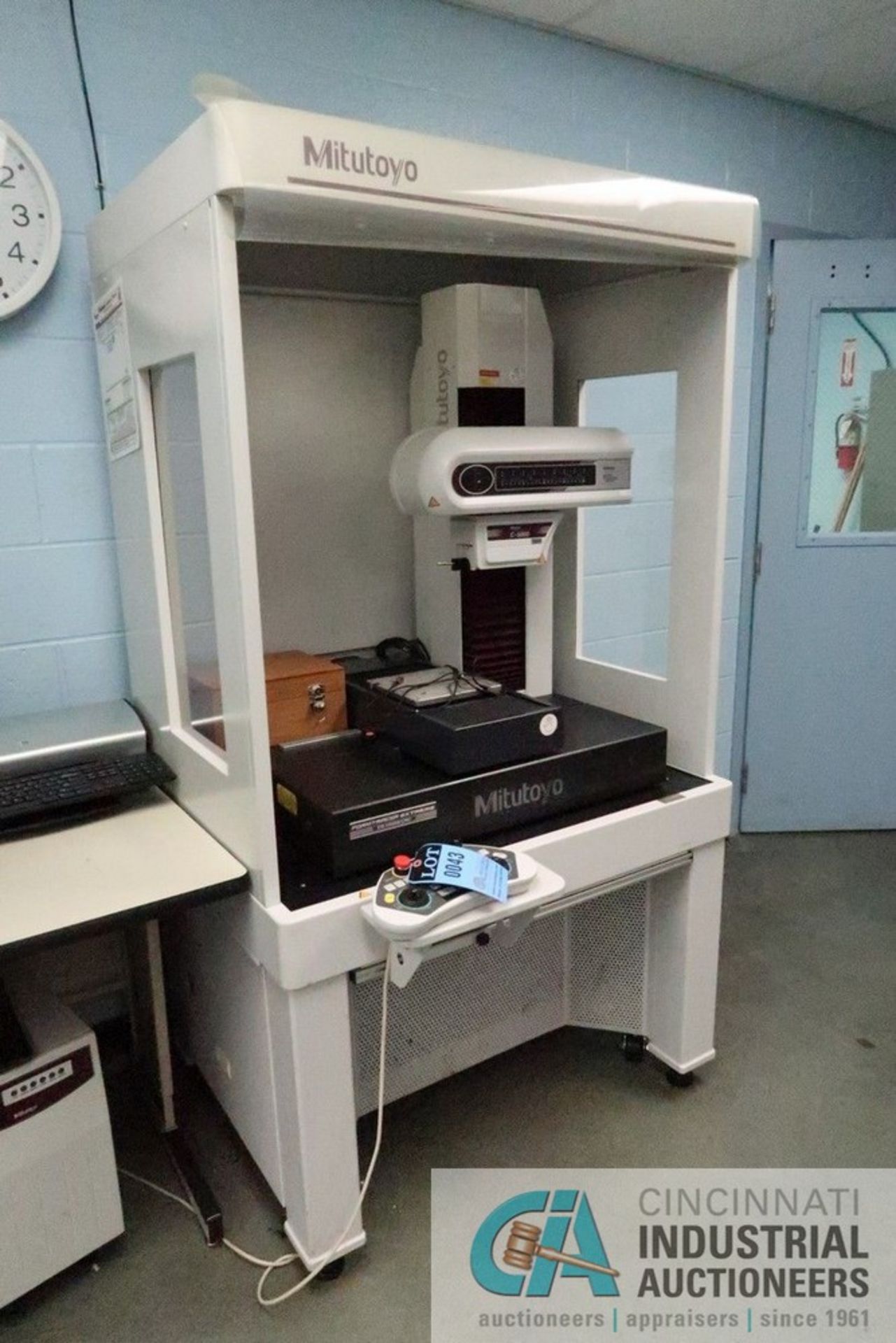 MITUTOYO MODEL CS-H5000 CNC CONTOUR AND SURFACE MEASURING MACHINE; S/N N/A (OUT OF SERVICE) - Image 3 of 7