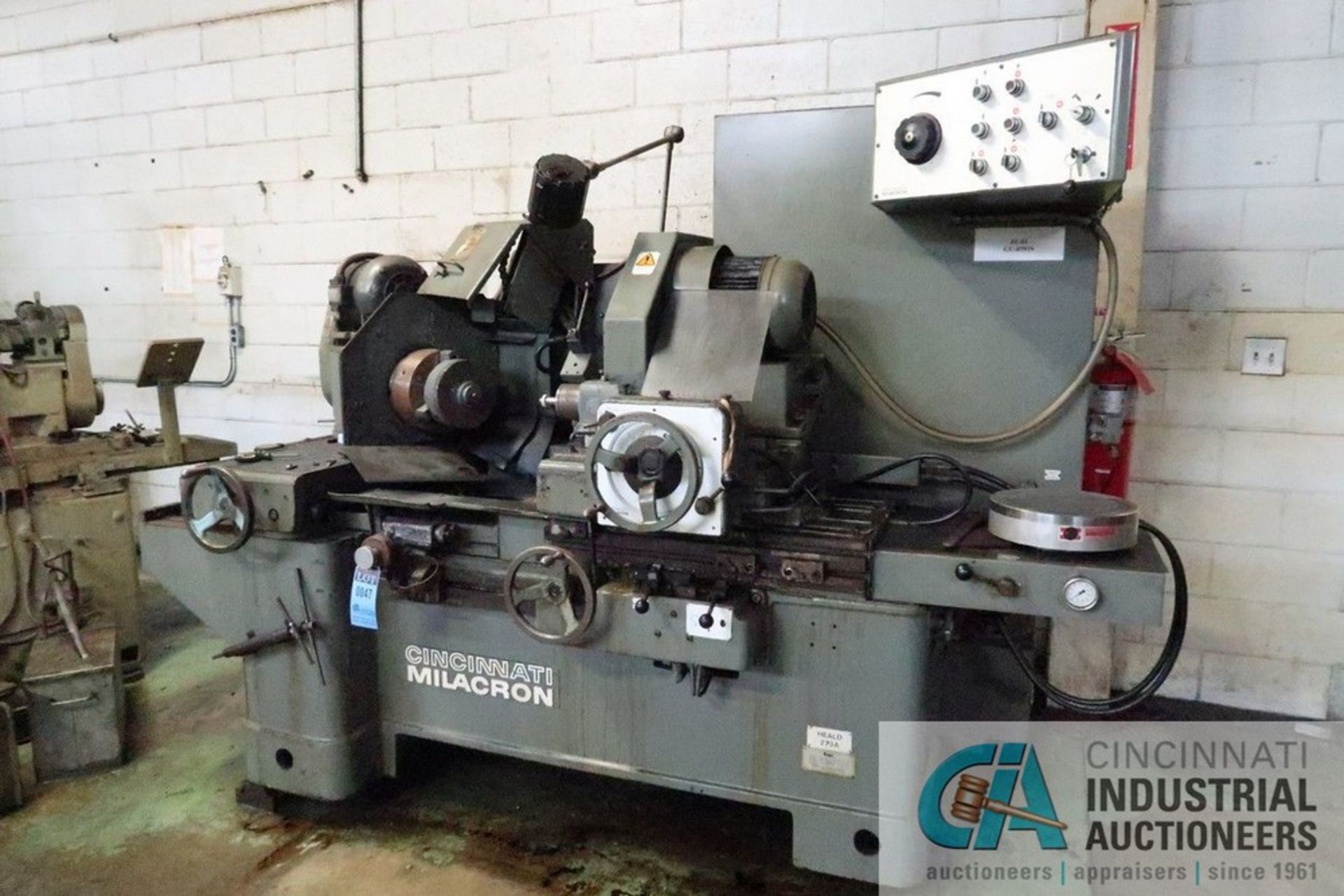 CINCINNATI MILACRON MODEL 273A ID GRINDER; S/N 392031983 - Image 9 of 10