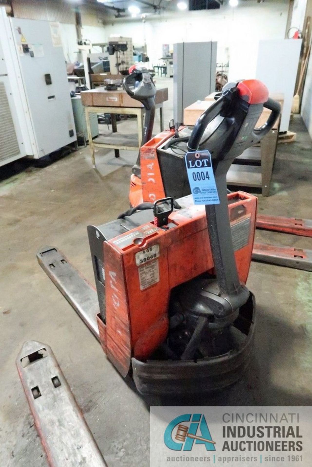 4,500 LB. TOYOTA ELECTRIC PALLET TRUCK; S/N 7HBW23-3630 - Image 3 of 4