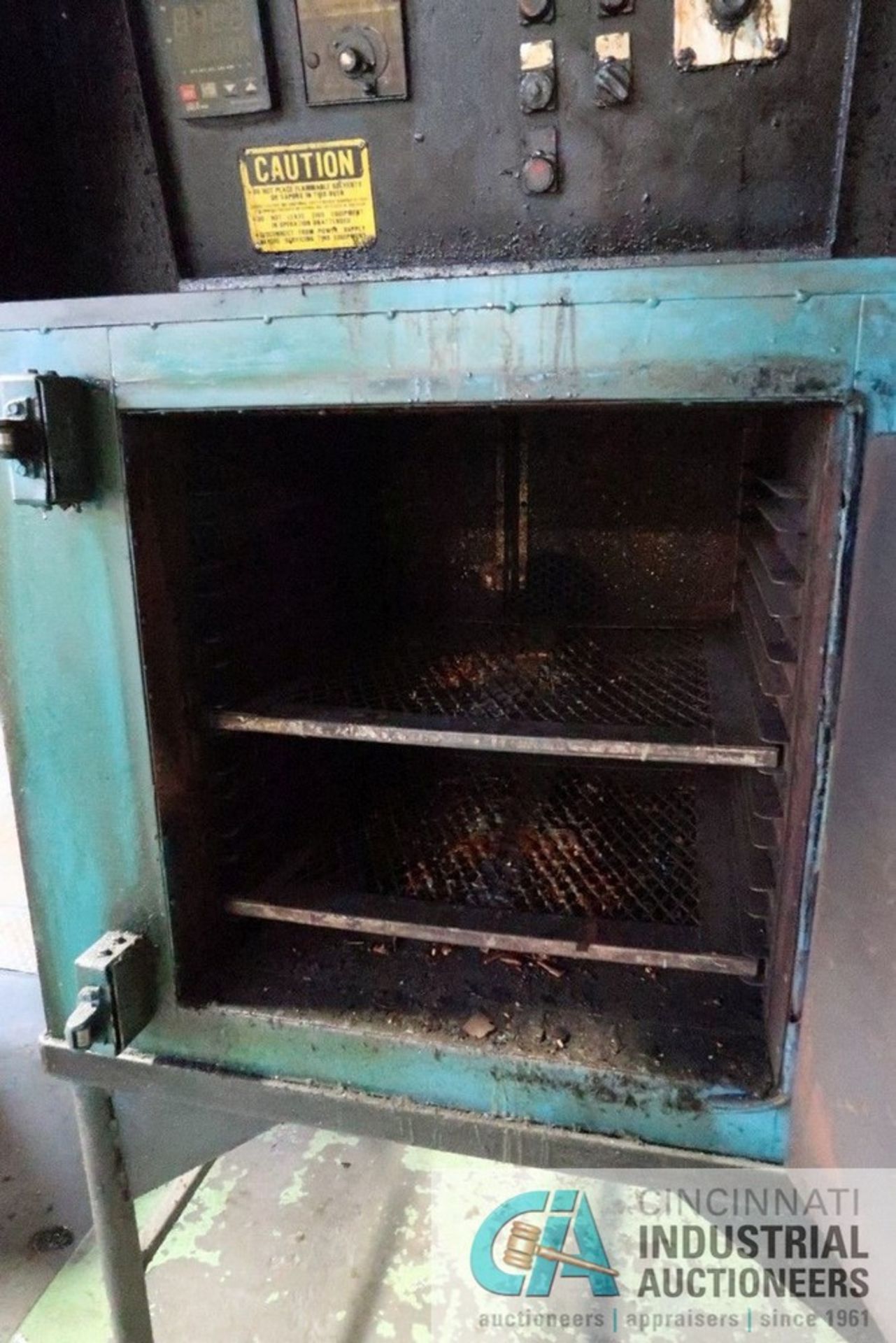 GRIEVE MODEL AA-500 OVEN; S/N 330366, 28" X 26" X 24" INTERIOR DIMENSIONS, 500 DEGREE FARENHEIT - Image 6 of 9