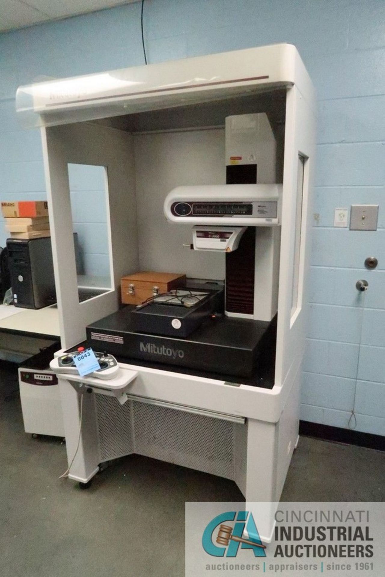 MITUTOYO MODEL CS-H5000 CNC CONTOUR AND SURFACE MEASURING MACHINE; S/N N/A (OUT OF SERVICE)