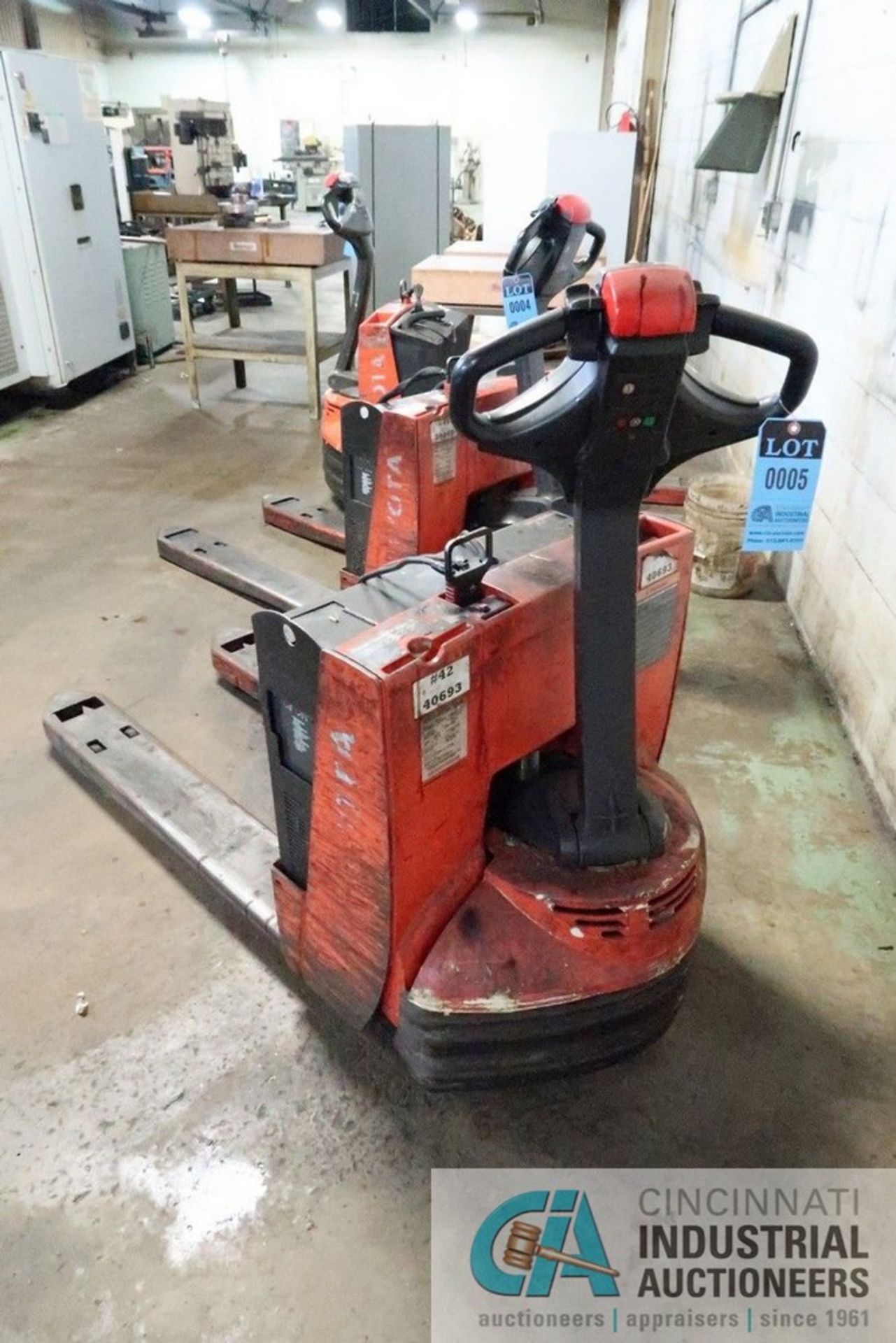 4,500 LB. TOYOTA ELECTRIC PALLET TRUCK; S/N 7HBW23-40693