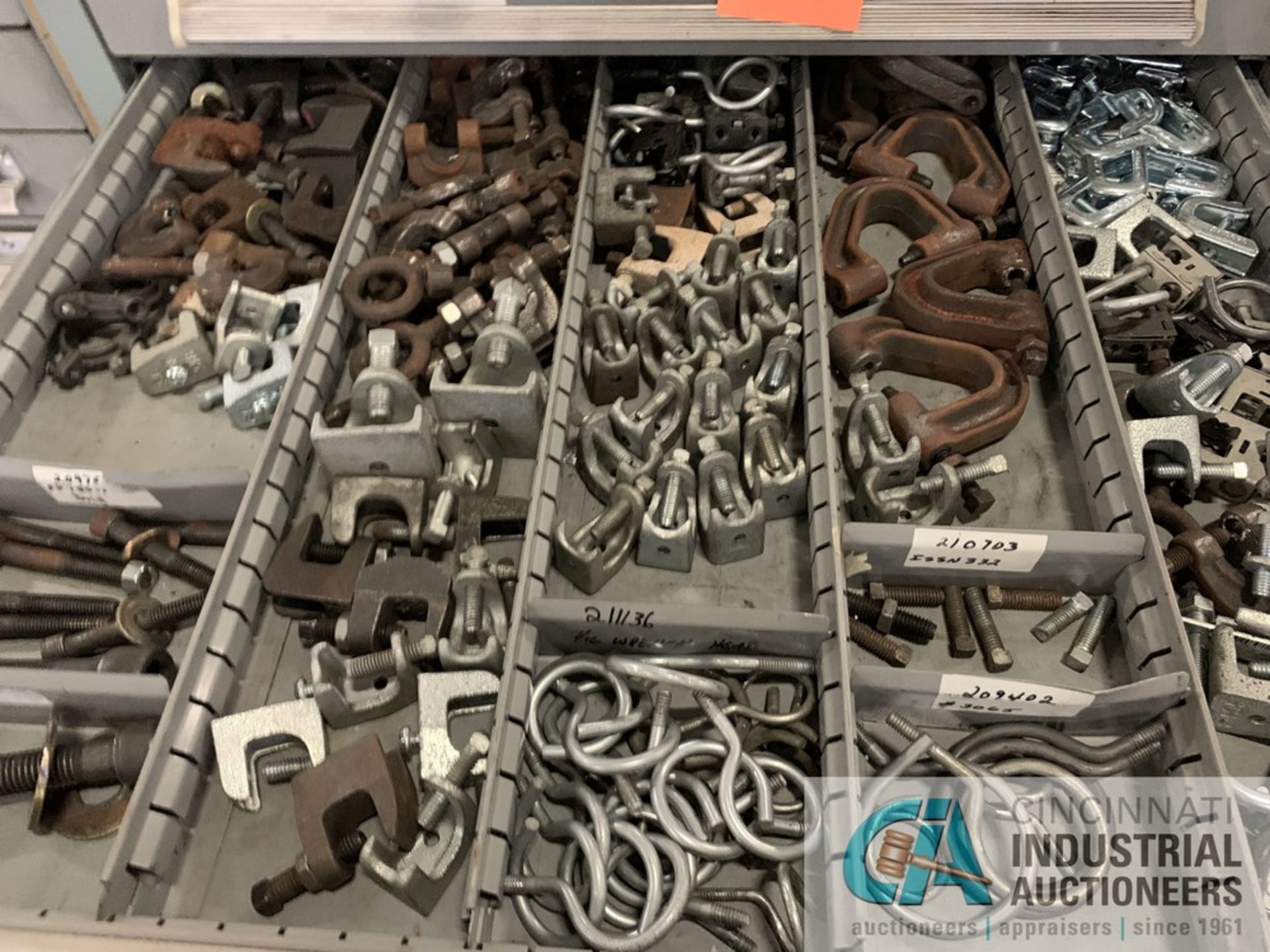 VIDMAR TOOLING CABINETS W/ CONTENTS INCLUDING HARDWARE, MISC. MAINTENANCE, & ELECTRICAL CONDUIT - Image 16 of 19