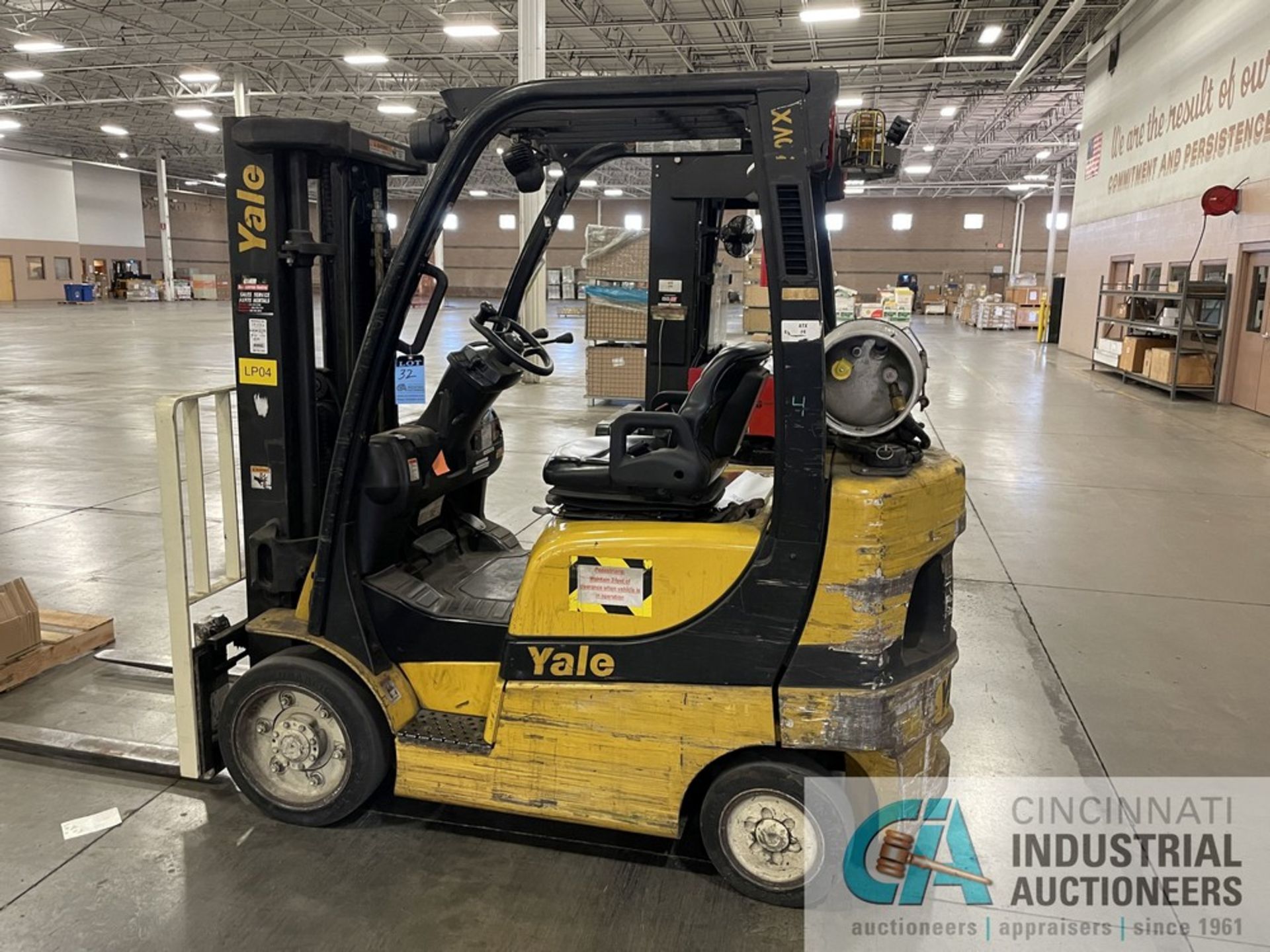 ****5,000 LB. YALE MODEL GLC050VXNVSE083 LP GAS LIFT TRUCK; S/N A910V08941E, 82" 3-STAGE MAST,