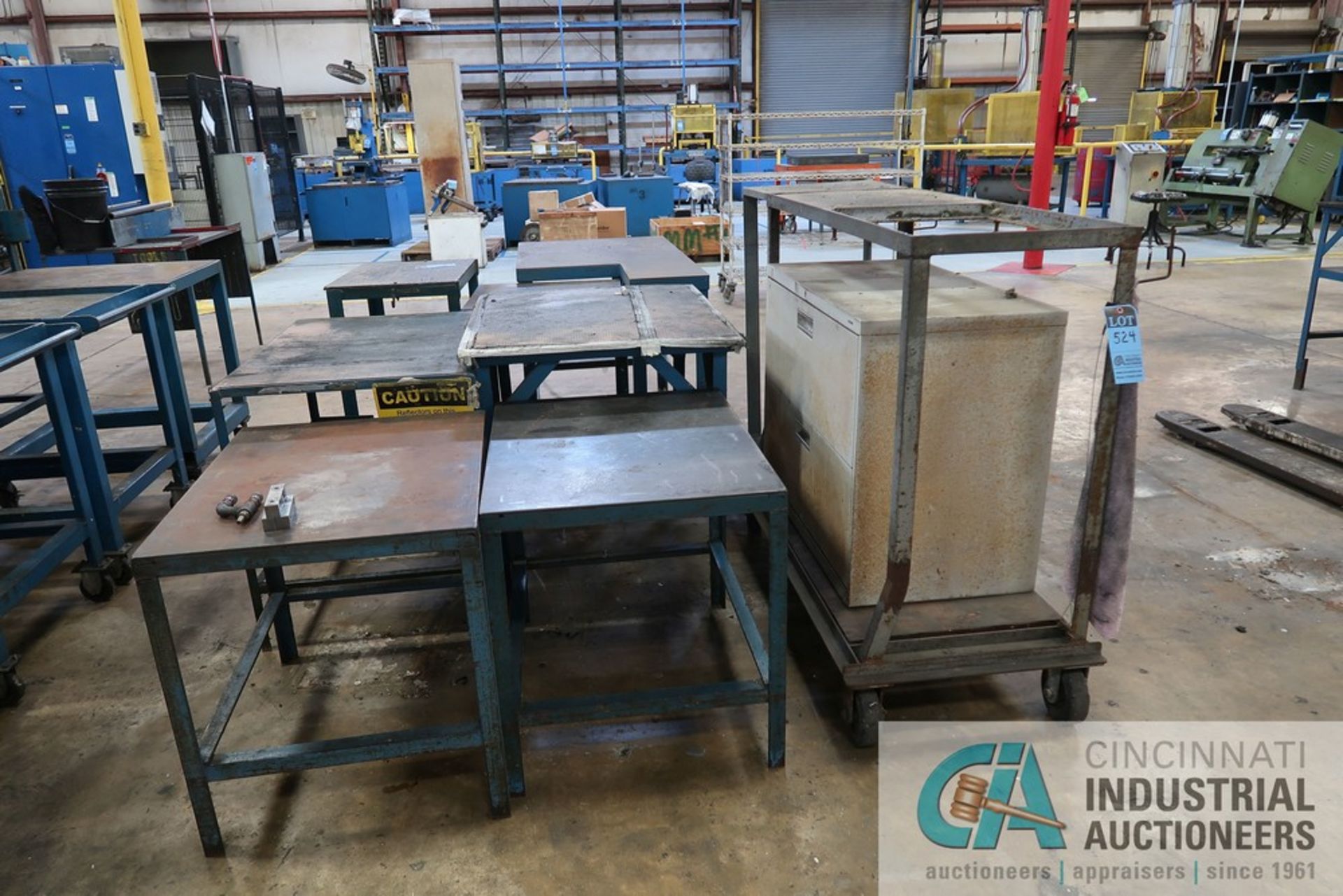 (LOT) MISCELLANEOUS SIZE STEEL BENCHES