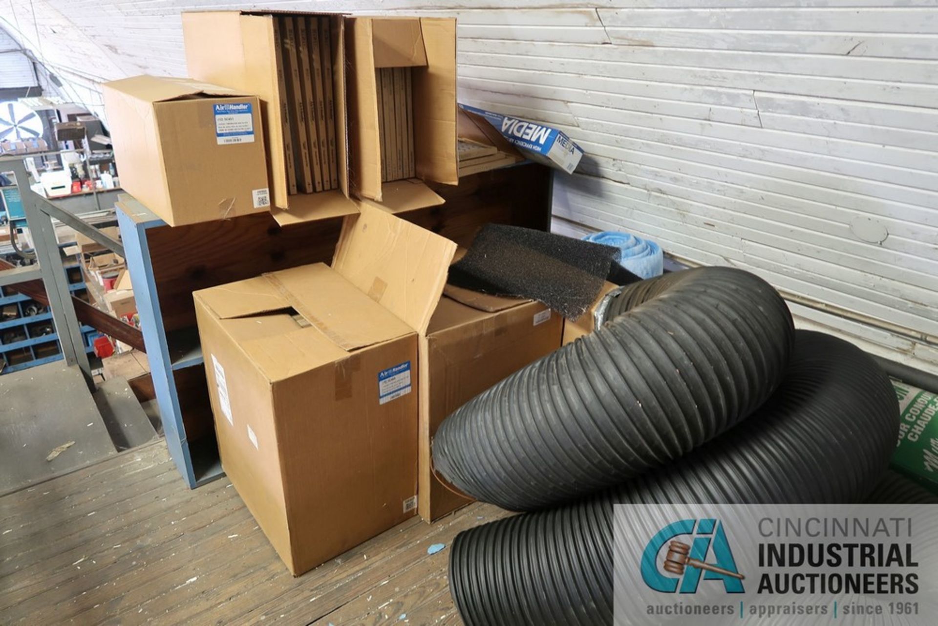 (LOT) CONTENTS OF LOFT CONSISTING OF V-BELTS AND FIBERGLASS AIR FILTERS - Image 3 of 5