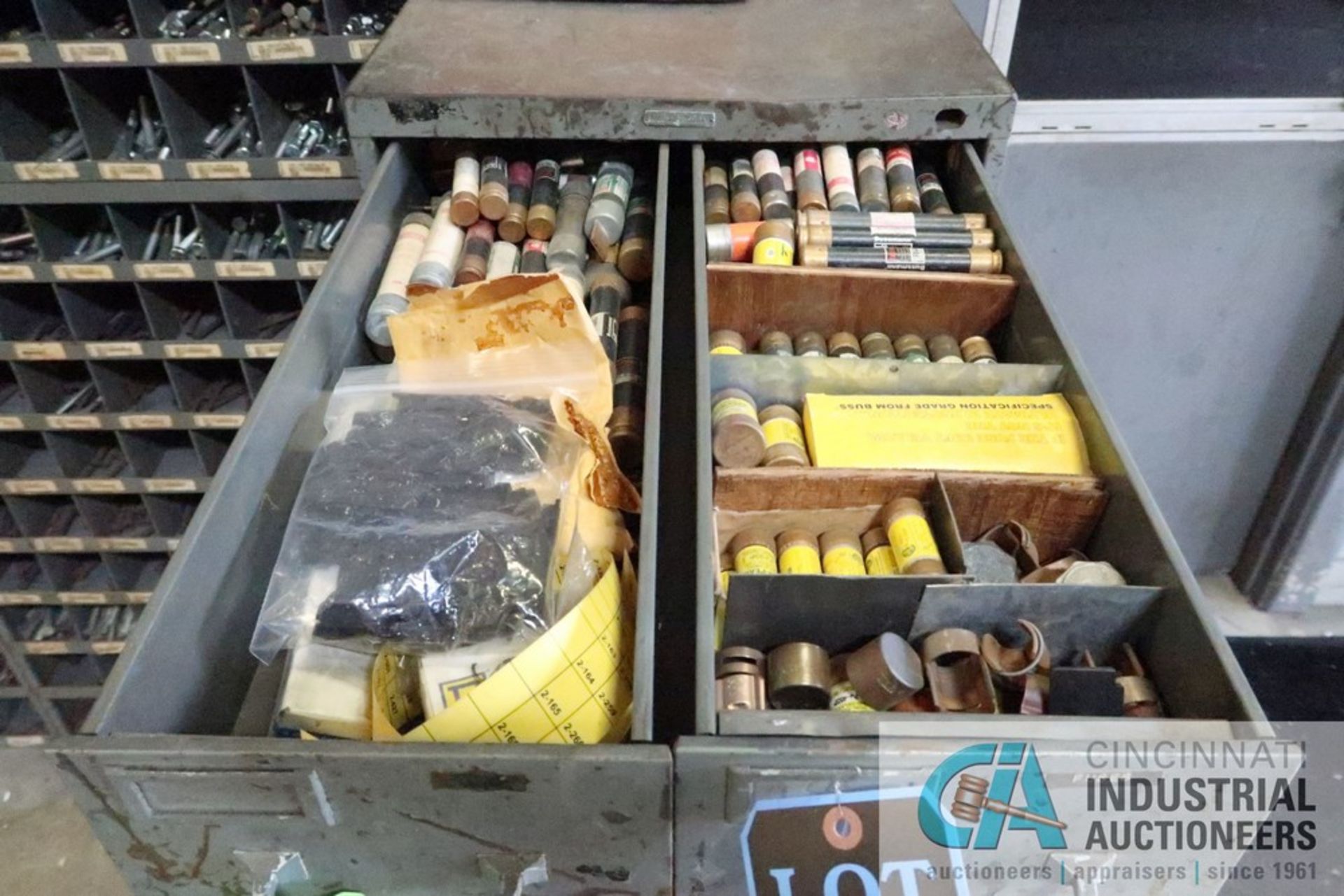 (LOT) MISCELLANEOUS ELECTRICAL, PNEUMATIC, AND MACHINE COMPONENTS WITH CABINETS - Image 2 of 15